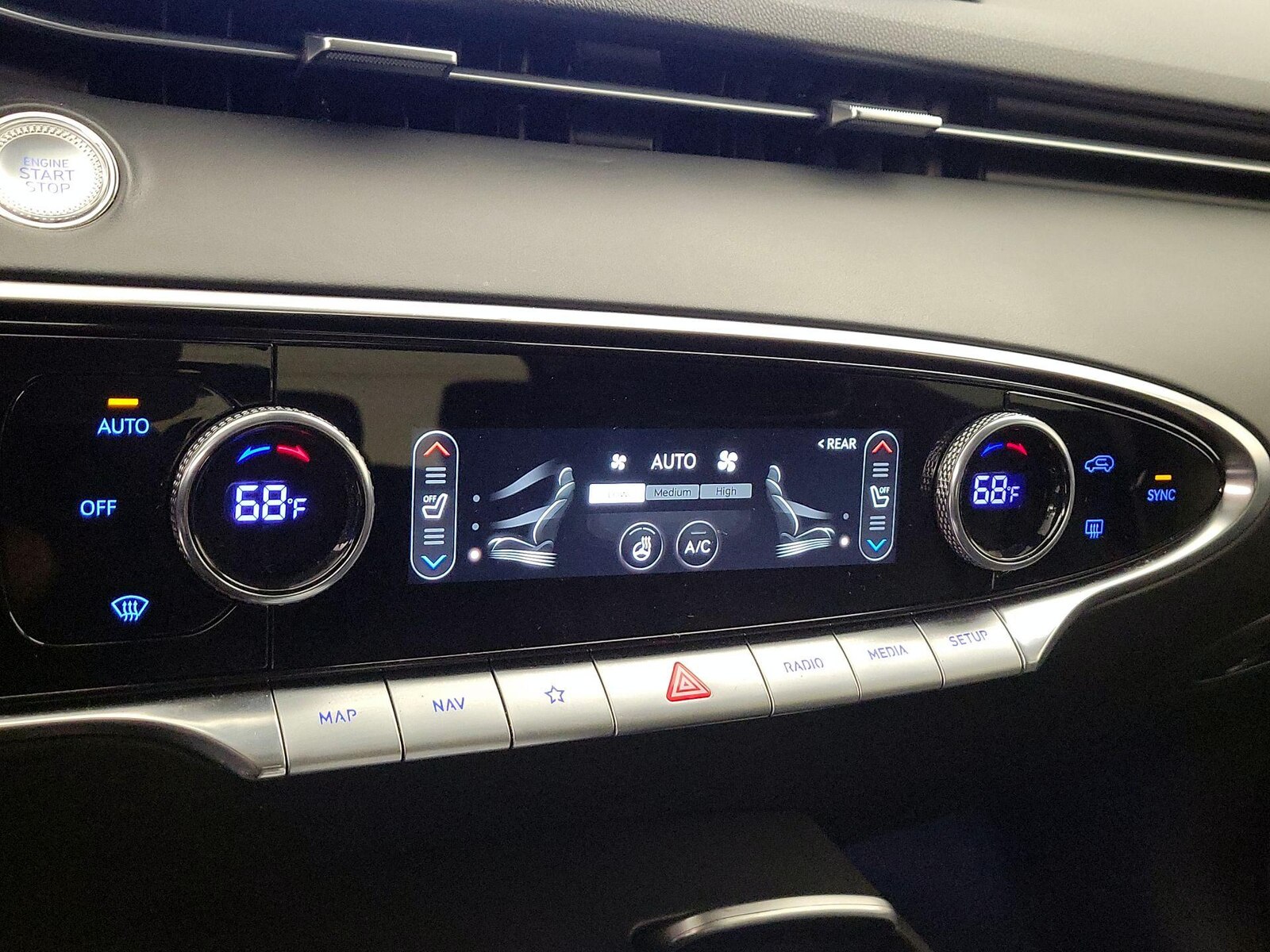 2023 GENESIS GV70 Standard - Photo 18