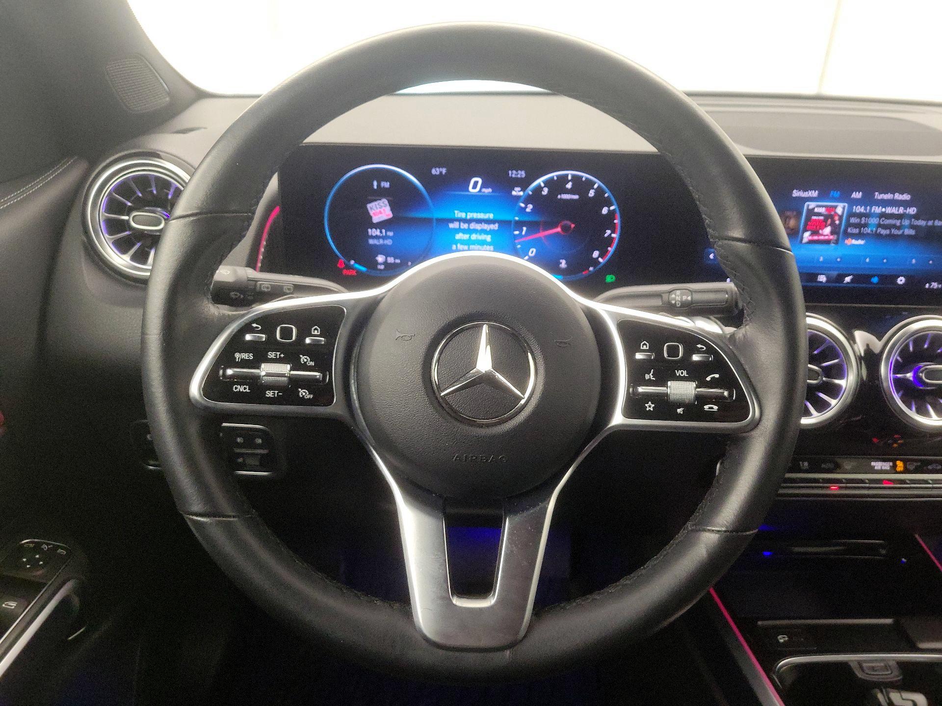 Thumbnail: 2023 Mercedes-Benz GLB - 10