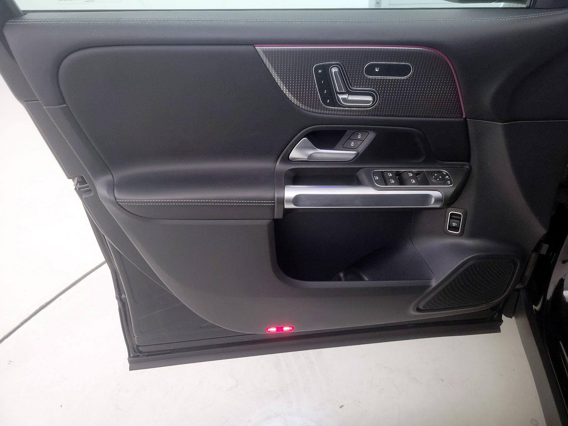 Thumbnail: 2023 Mercedes-Benz GLB - 12