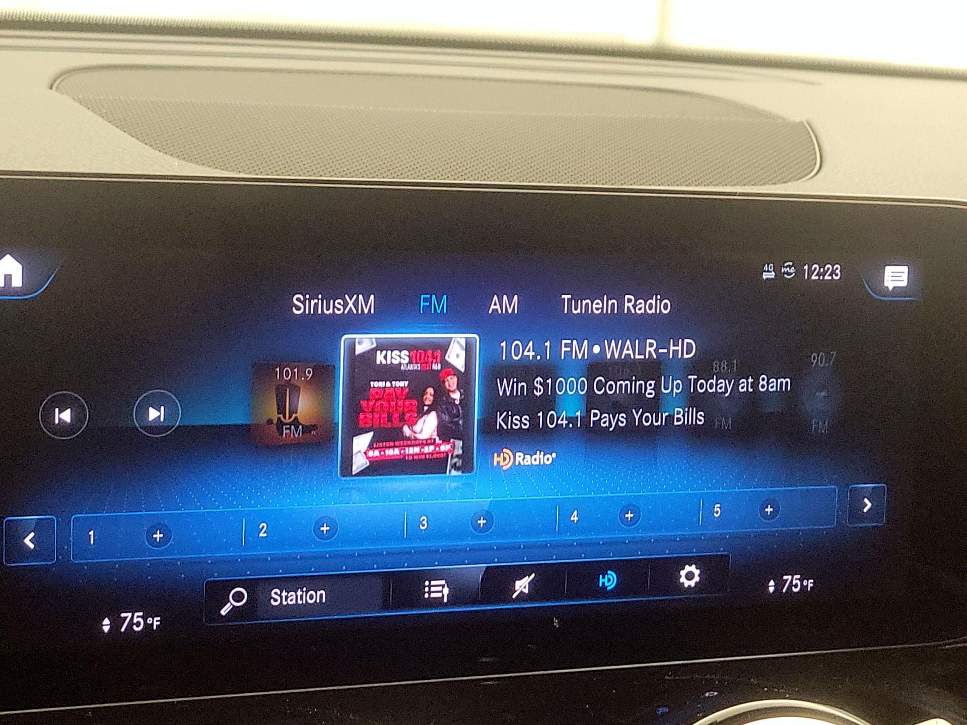 Thumbnail: 2023 Mercedes-Benz GLB - 15