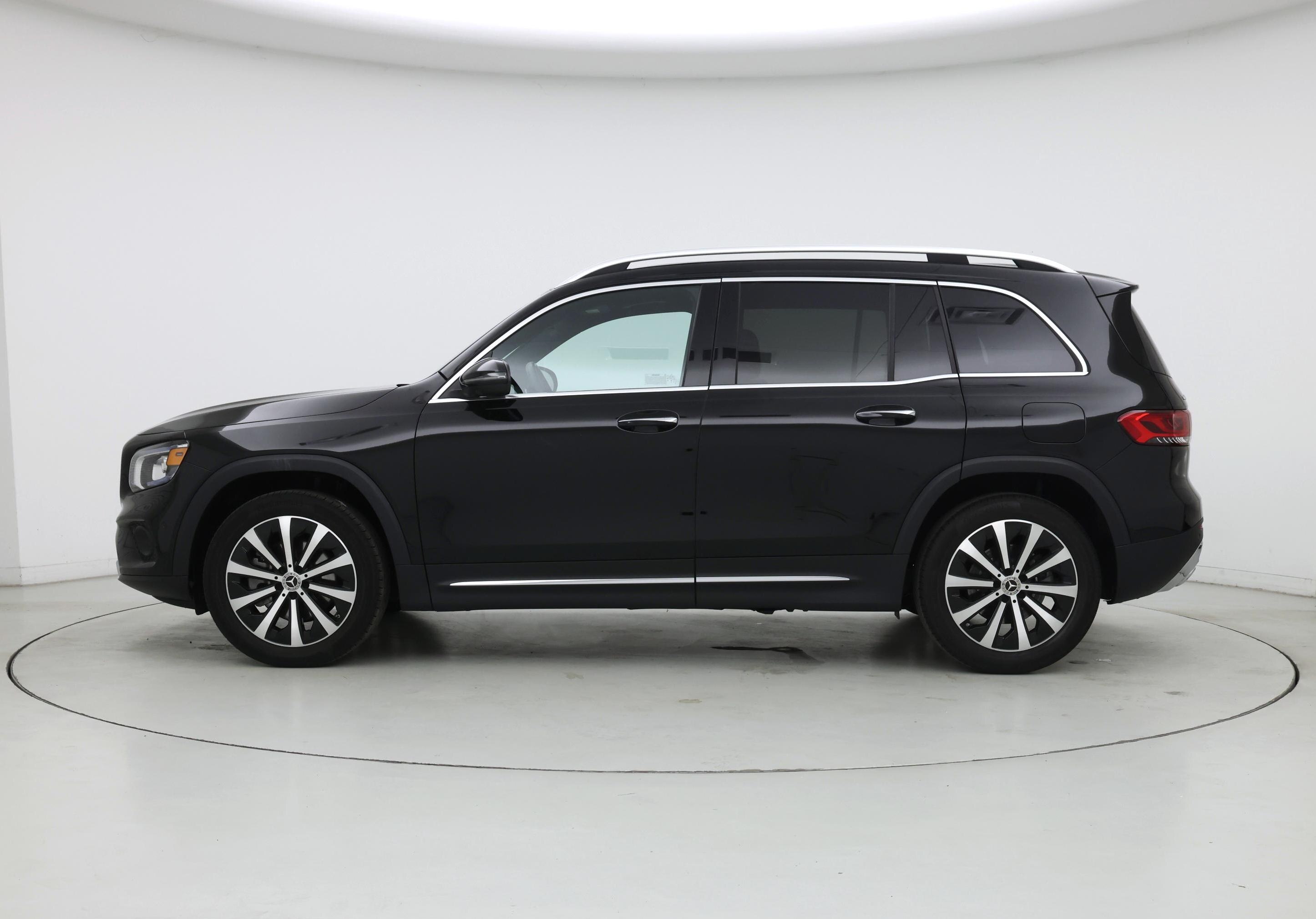 Thumbnail: 2023 Mercedes-Benz GLB - 3