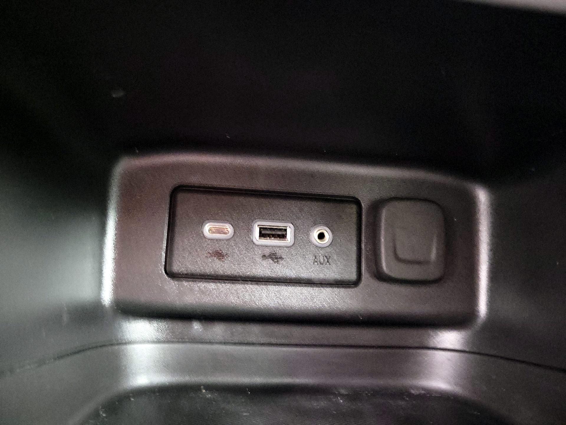 Thumbnail: 2023 Chevrolet Equinox - 18