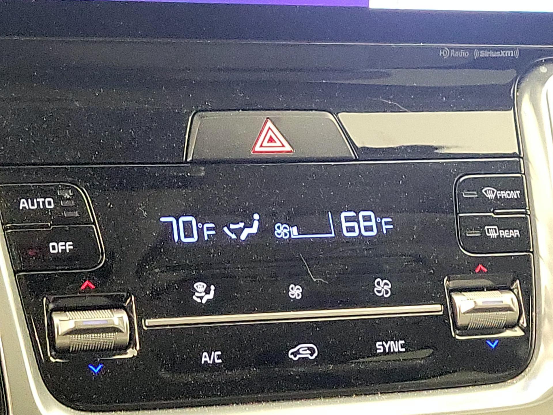 Thumbnail: 2023 Kia Sorento - 17