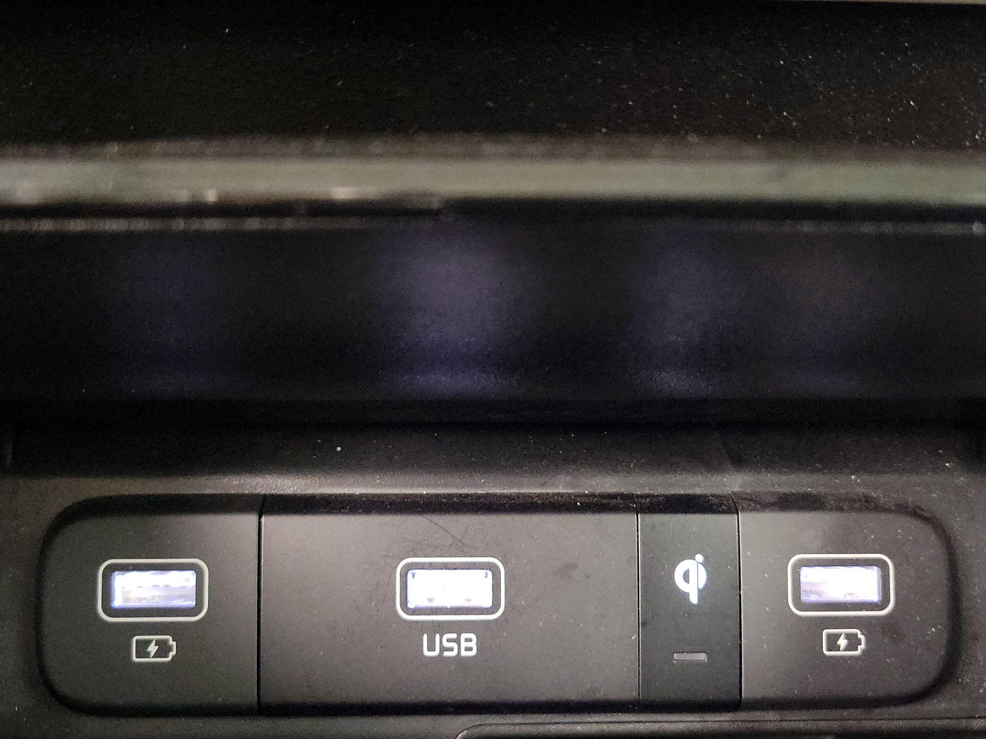 Thumbnail: 2023 Kia Sorento - 19