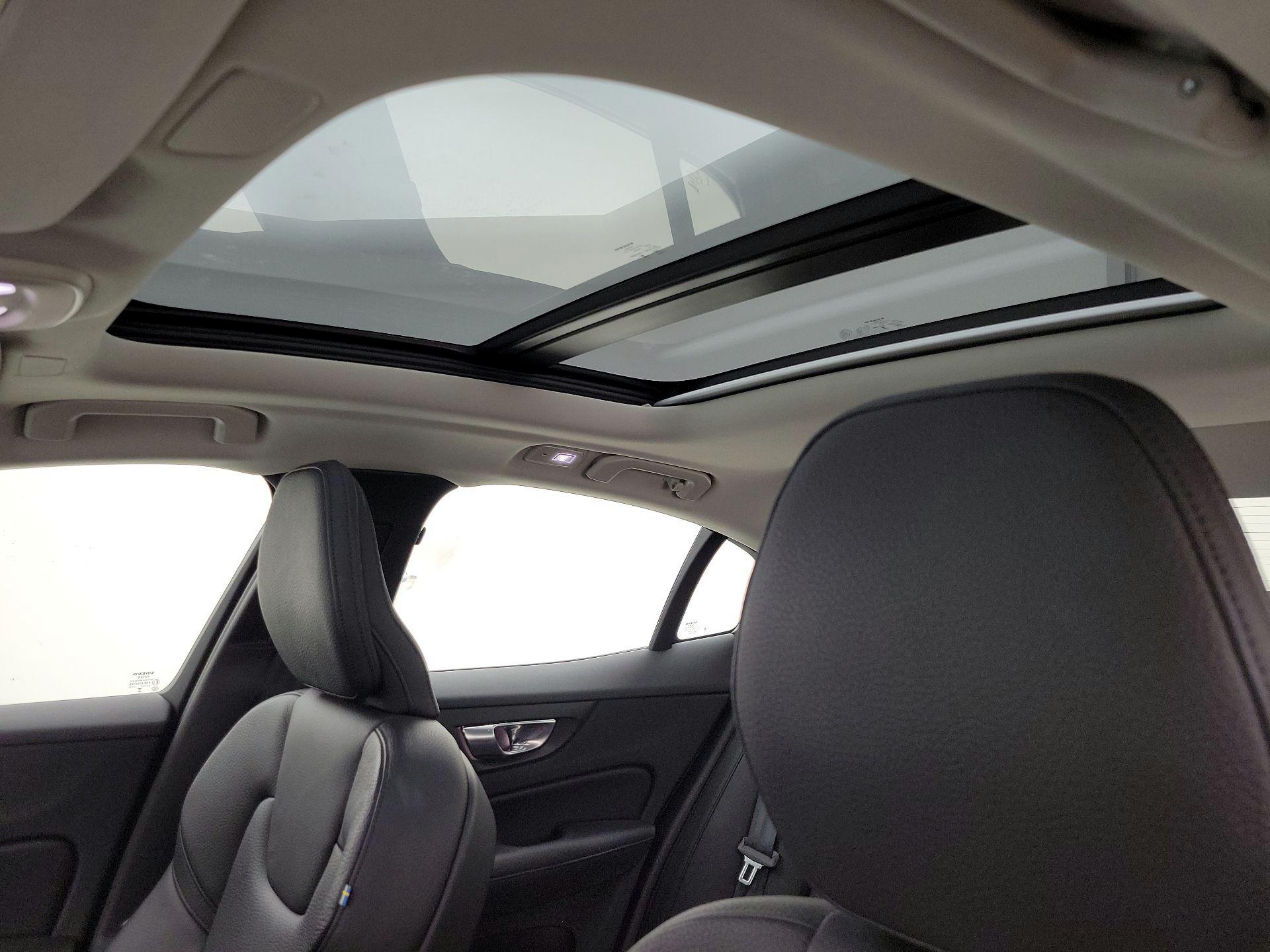 Thumbnail: 2024 Volvo S60 - 19