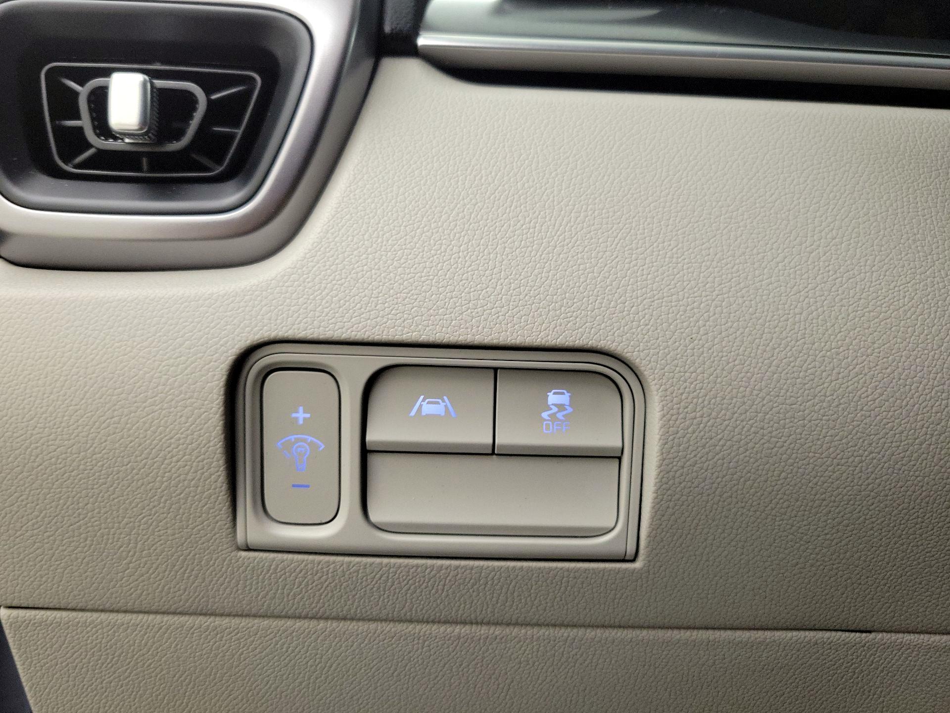 Thumbnail: 2023 Kia Sorento - 13