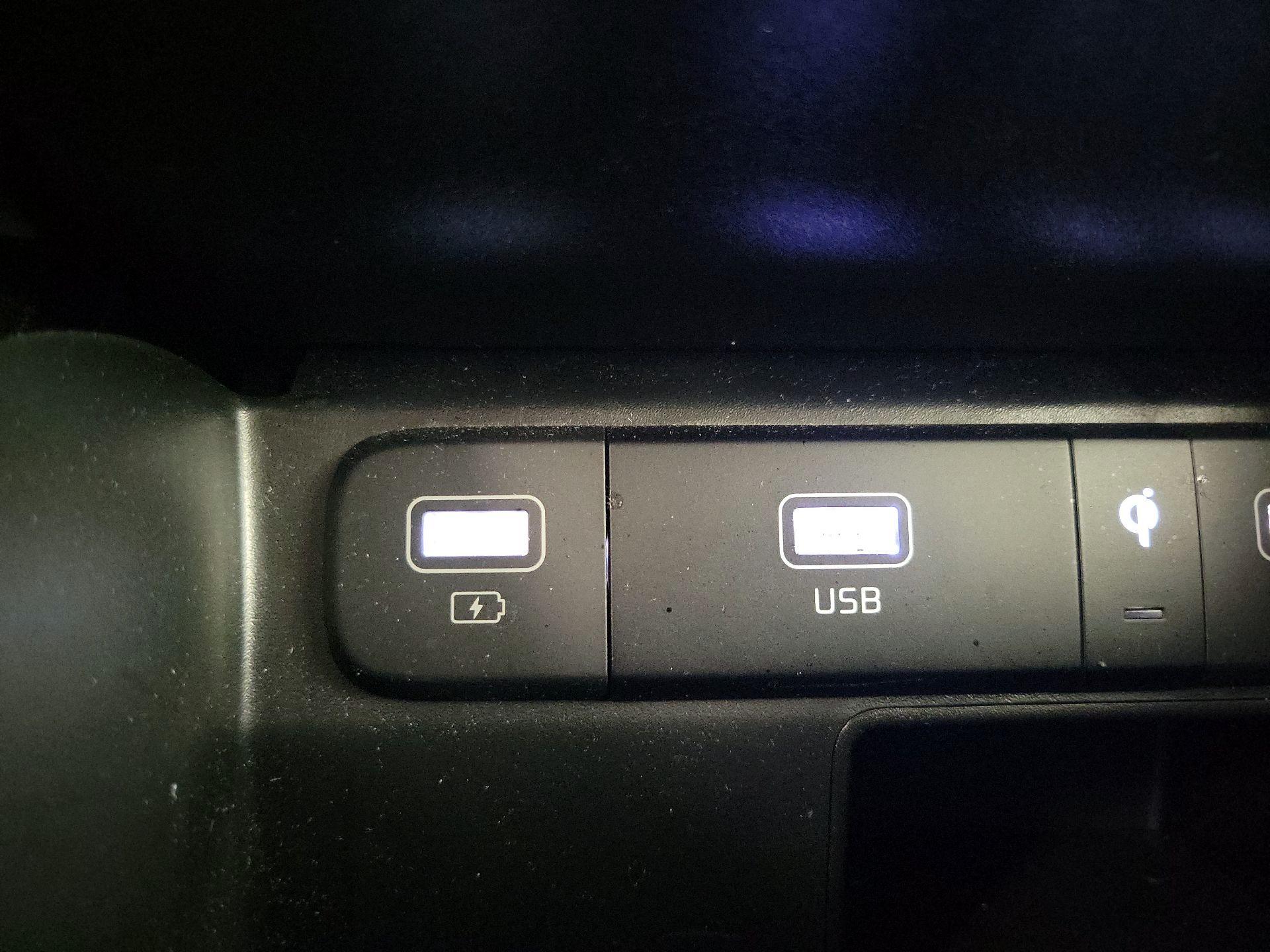 Thumbnail: 2023 Kia Sorento - 19