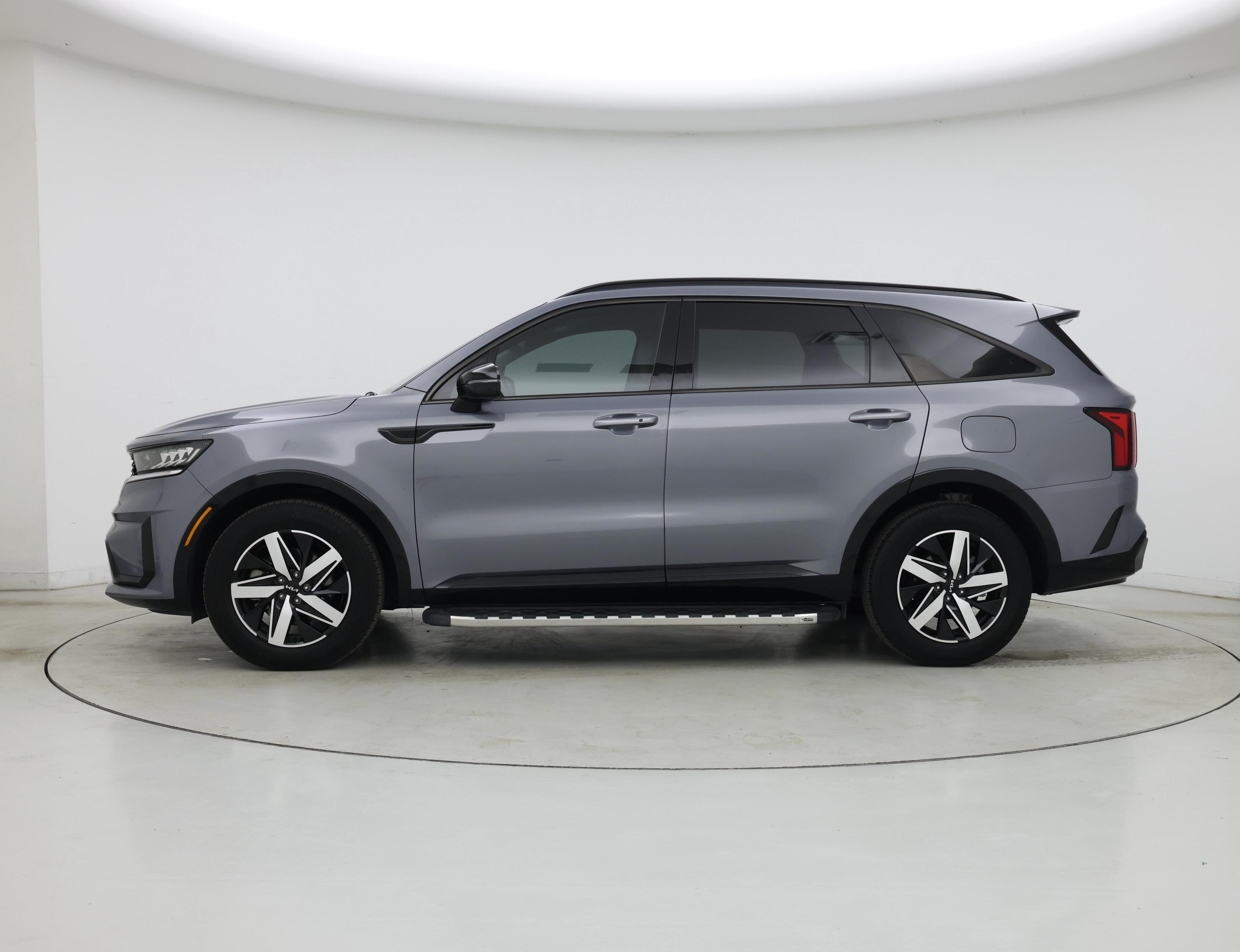 Thumbnail: 2023 Kia Sorento - 3