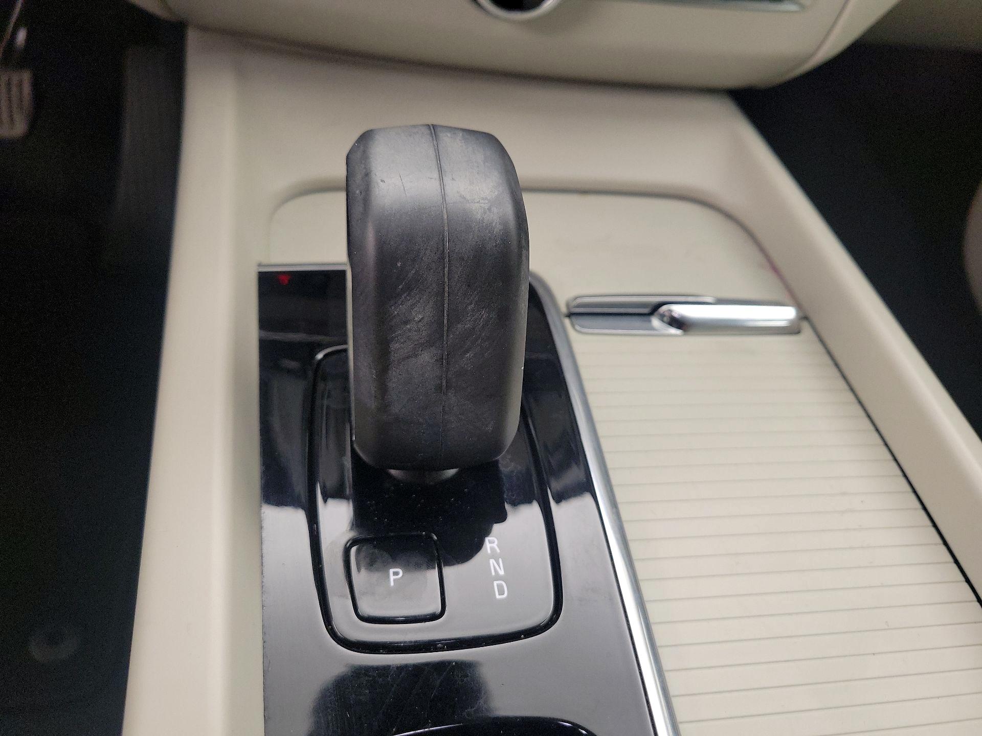 Thumbnail: 2024 Volvo XC60 - 18