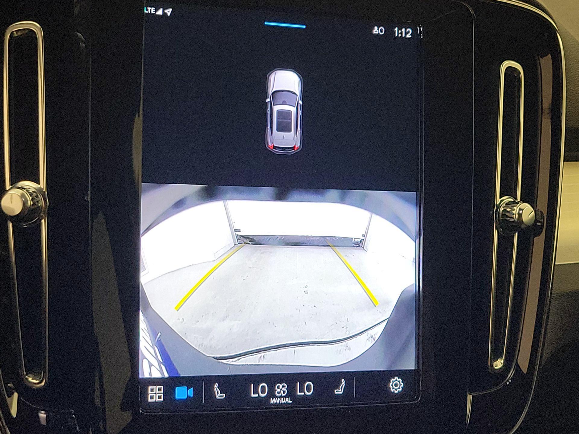 Thumbnail: 2024 Volvo XC40 - 15