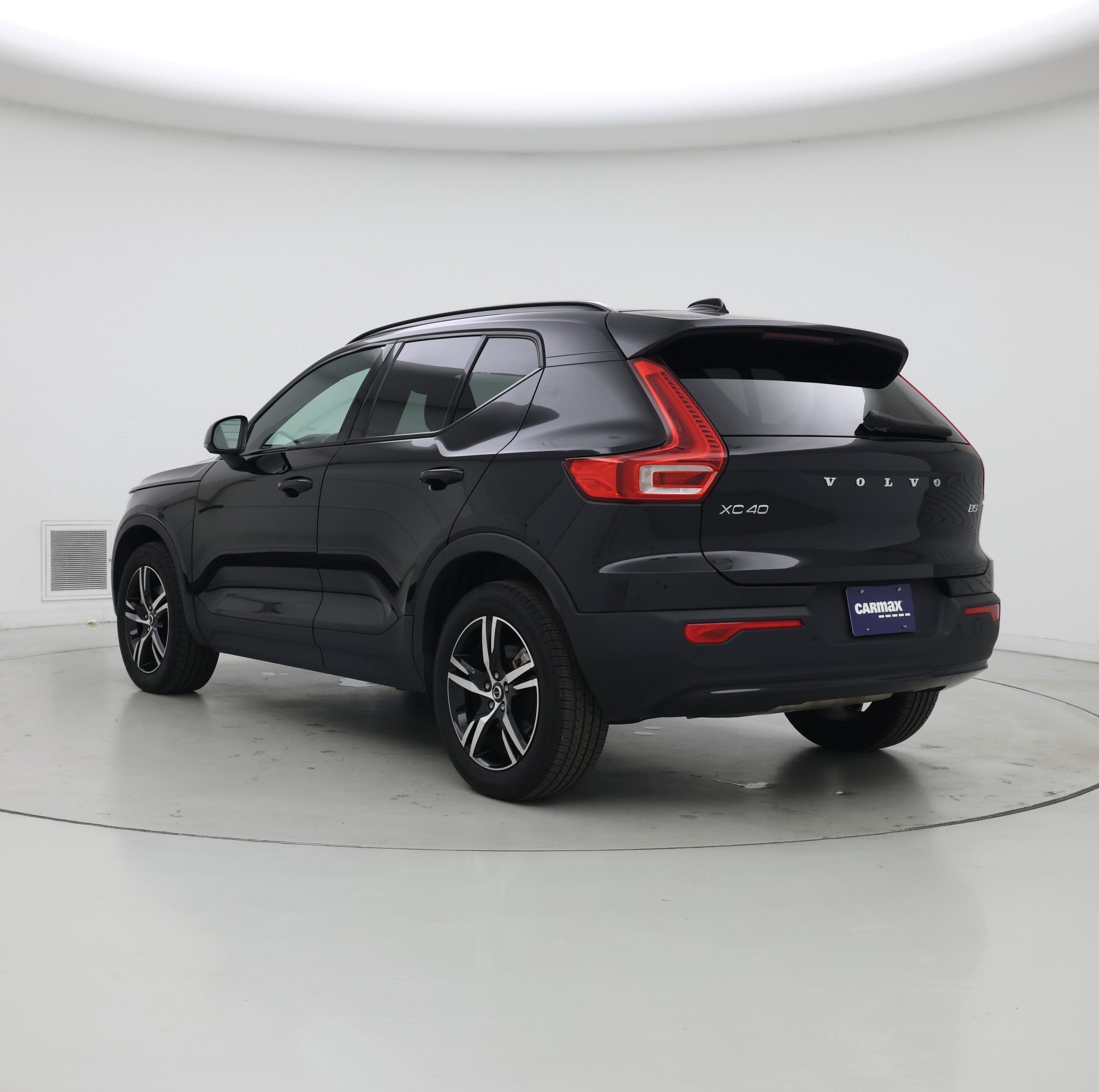 Thumbnail: 2024 Volvo XC40 - 2