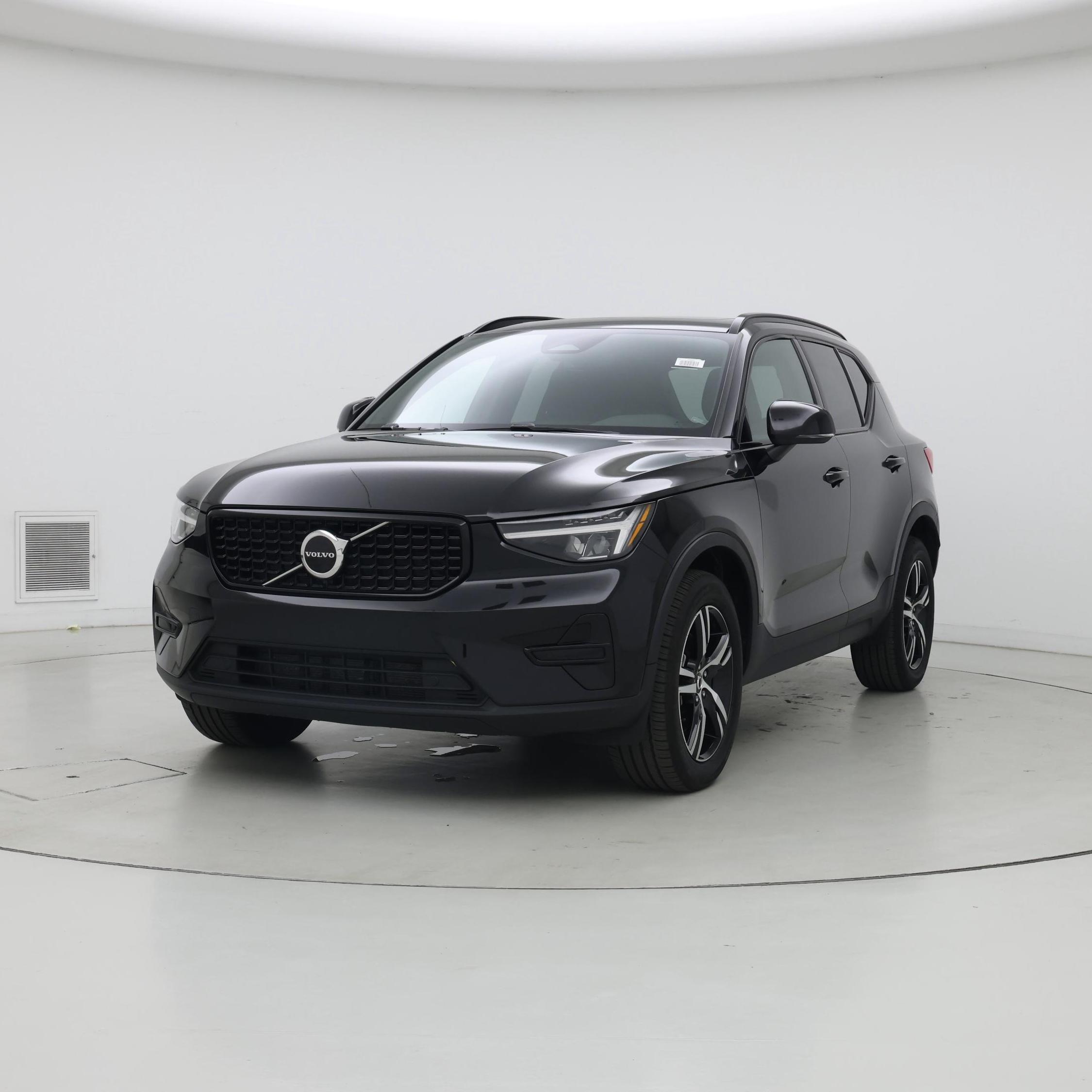 Thumbnail: 2024 Volvo XC40 - 4