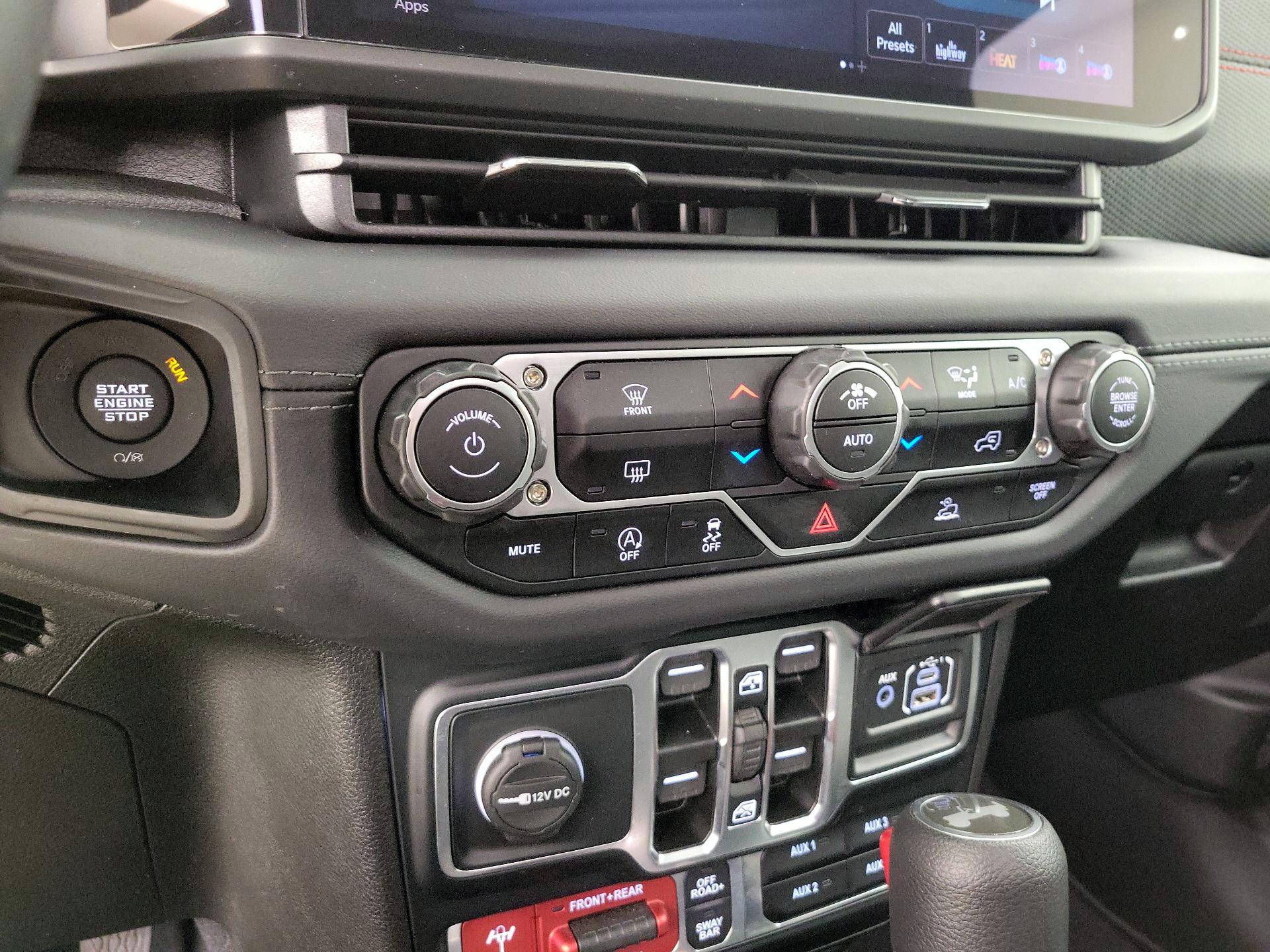 Thumbnail: 2025 Jeep Wrangler - 16