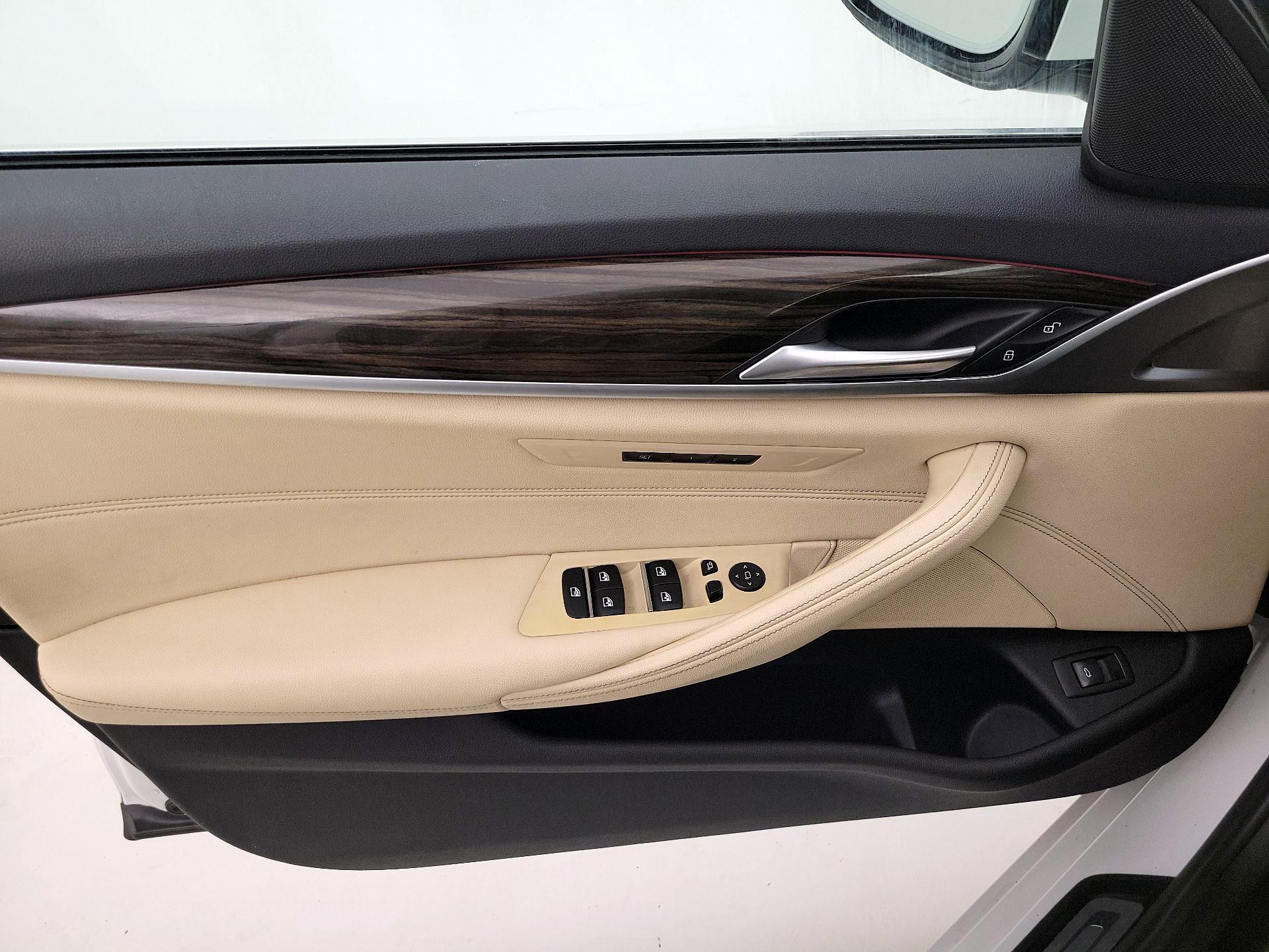 Thumbnail: 2022 BMW 5 Series - 12