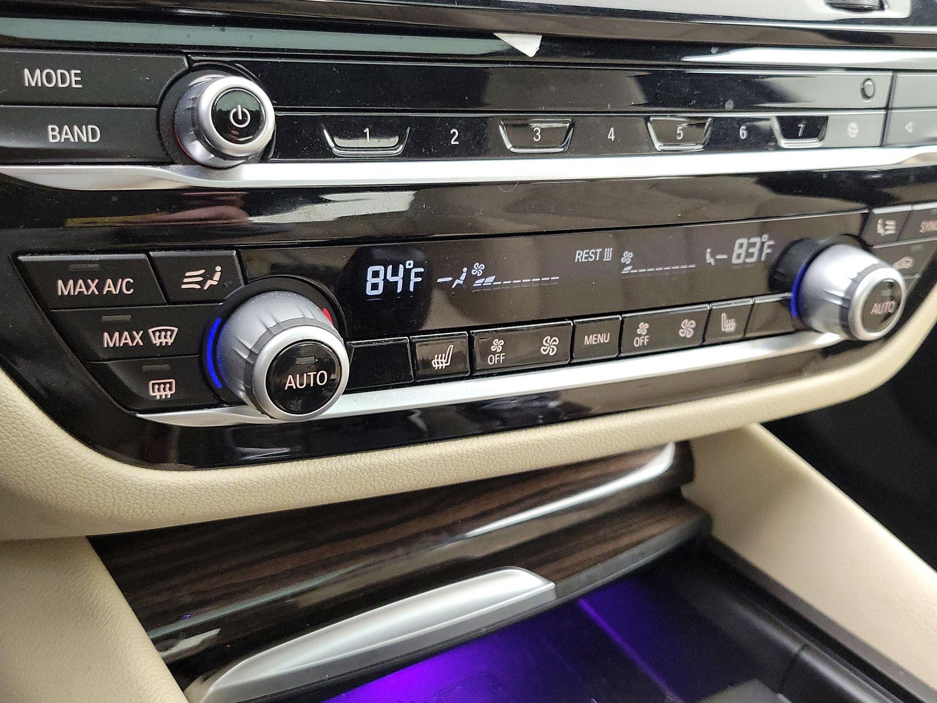 Thumbnail: 2022 BMW 5 Series - 17