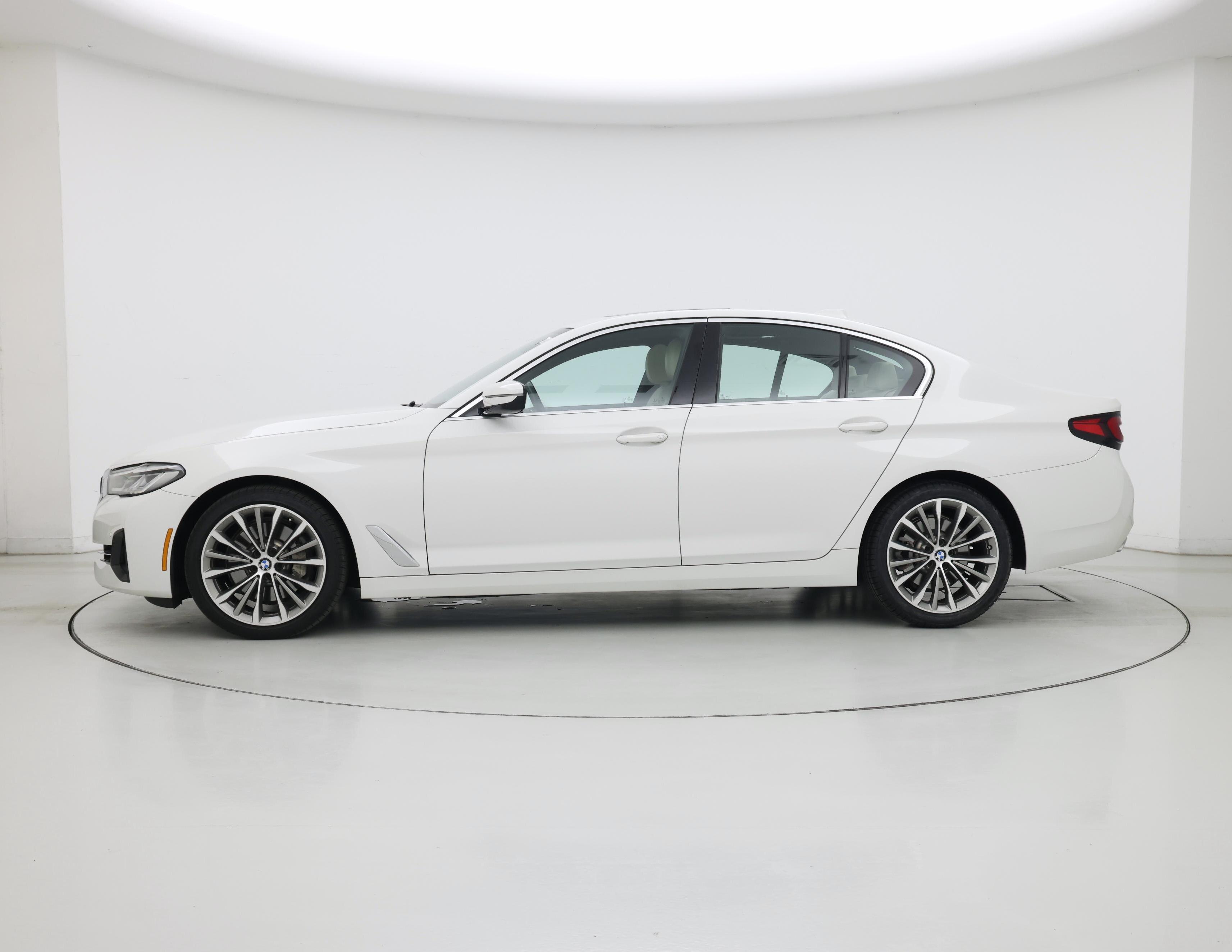 Thumbnail: 2022 BMW 5 Series - 3