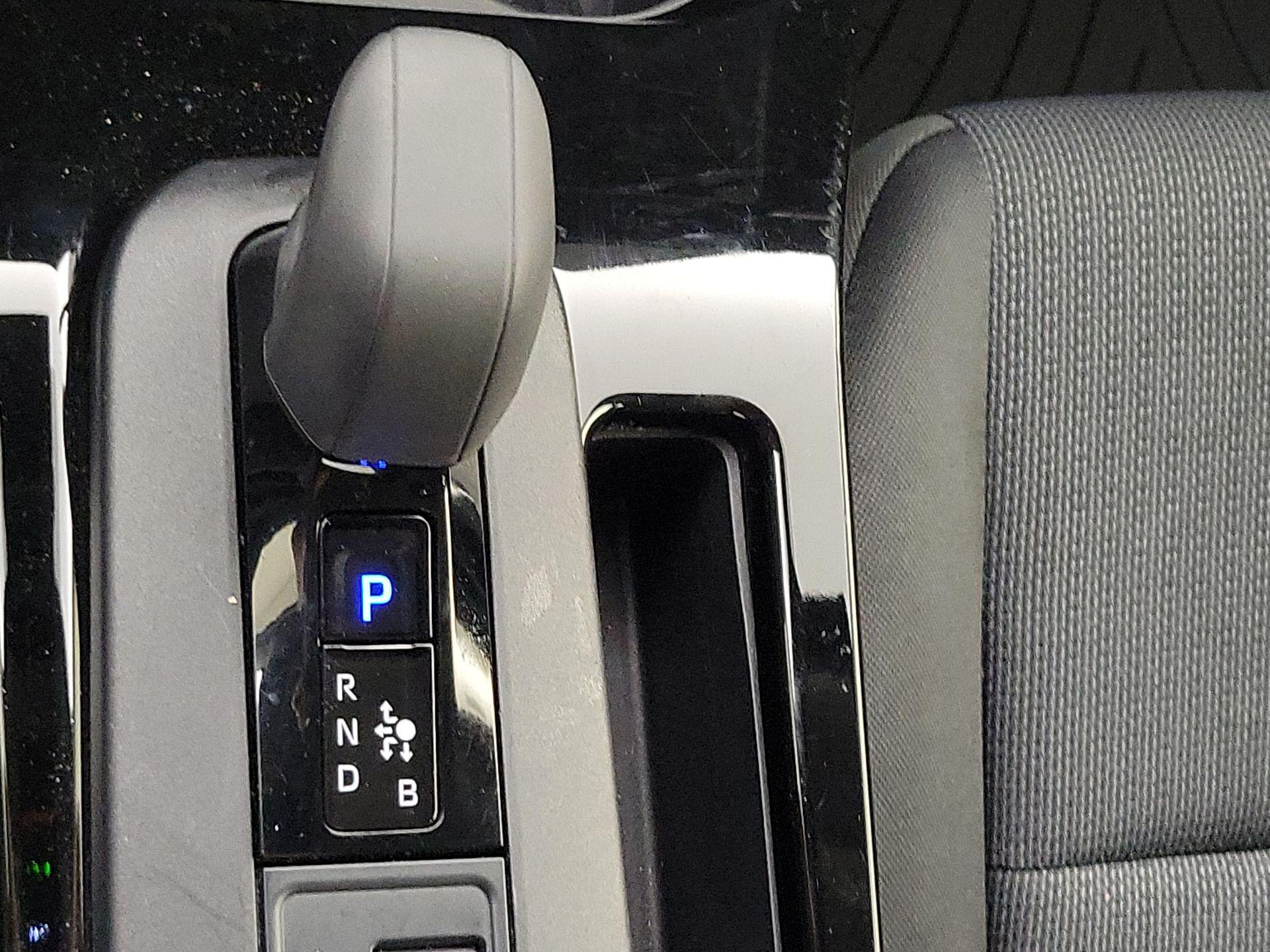 Thumbnail: 2024 Toyota Prius - 17