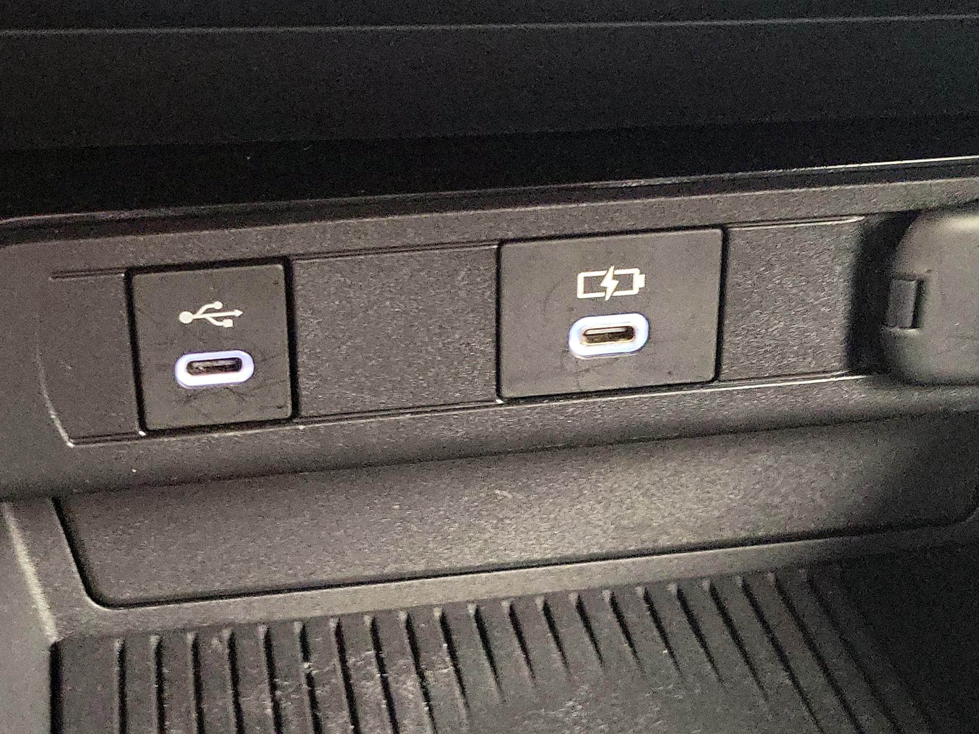 Thumbnail: 2024 Toyota Prius - 18