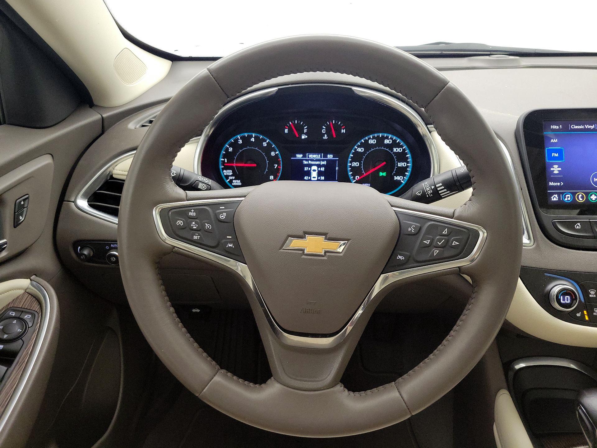 Thumbnail: 2021 Chevrolet Malibu - 10