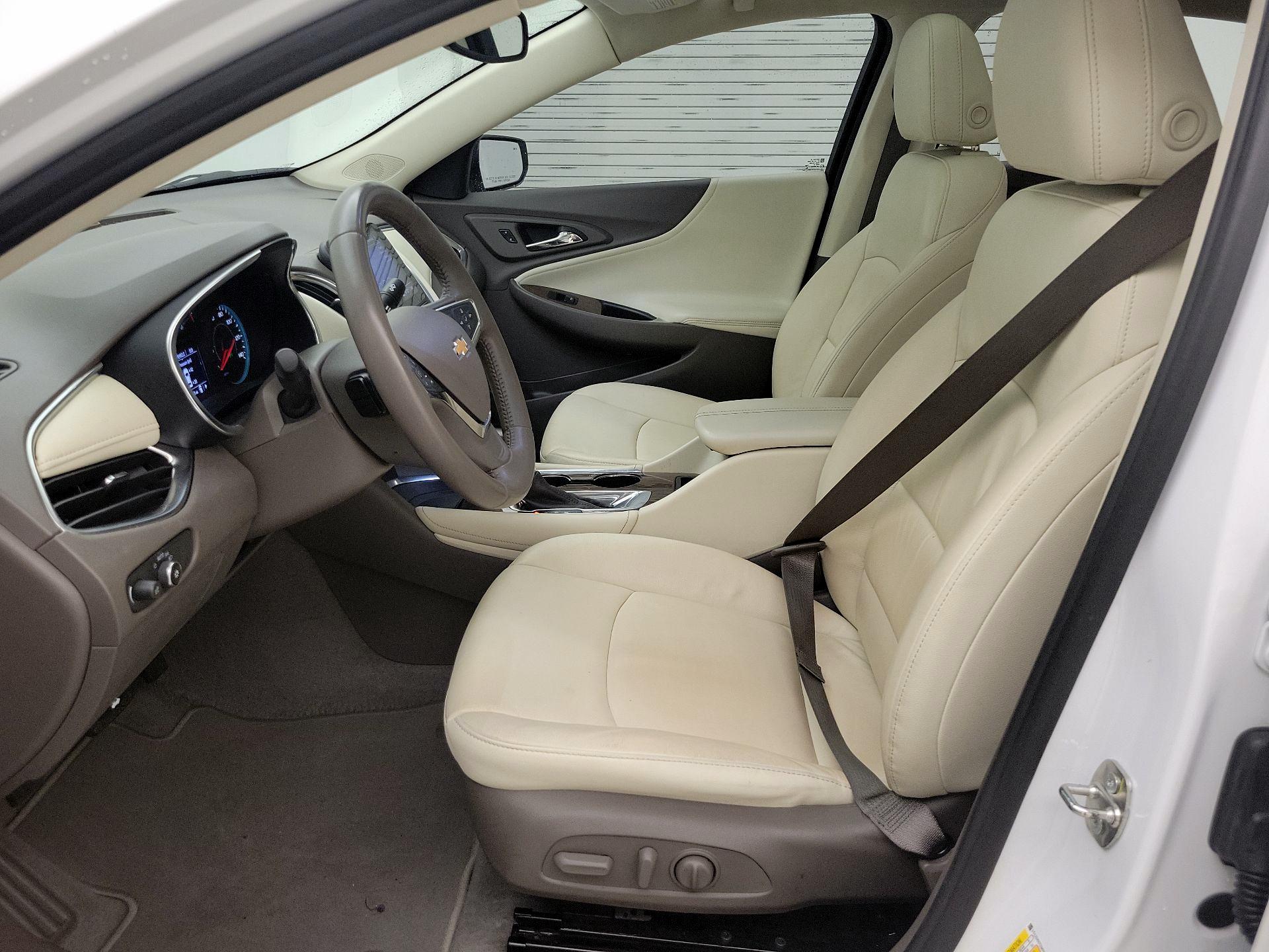 Thumbnail: 2021 Chevrolet Malibu - 11