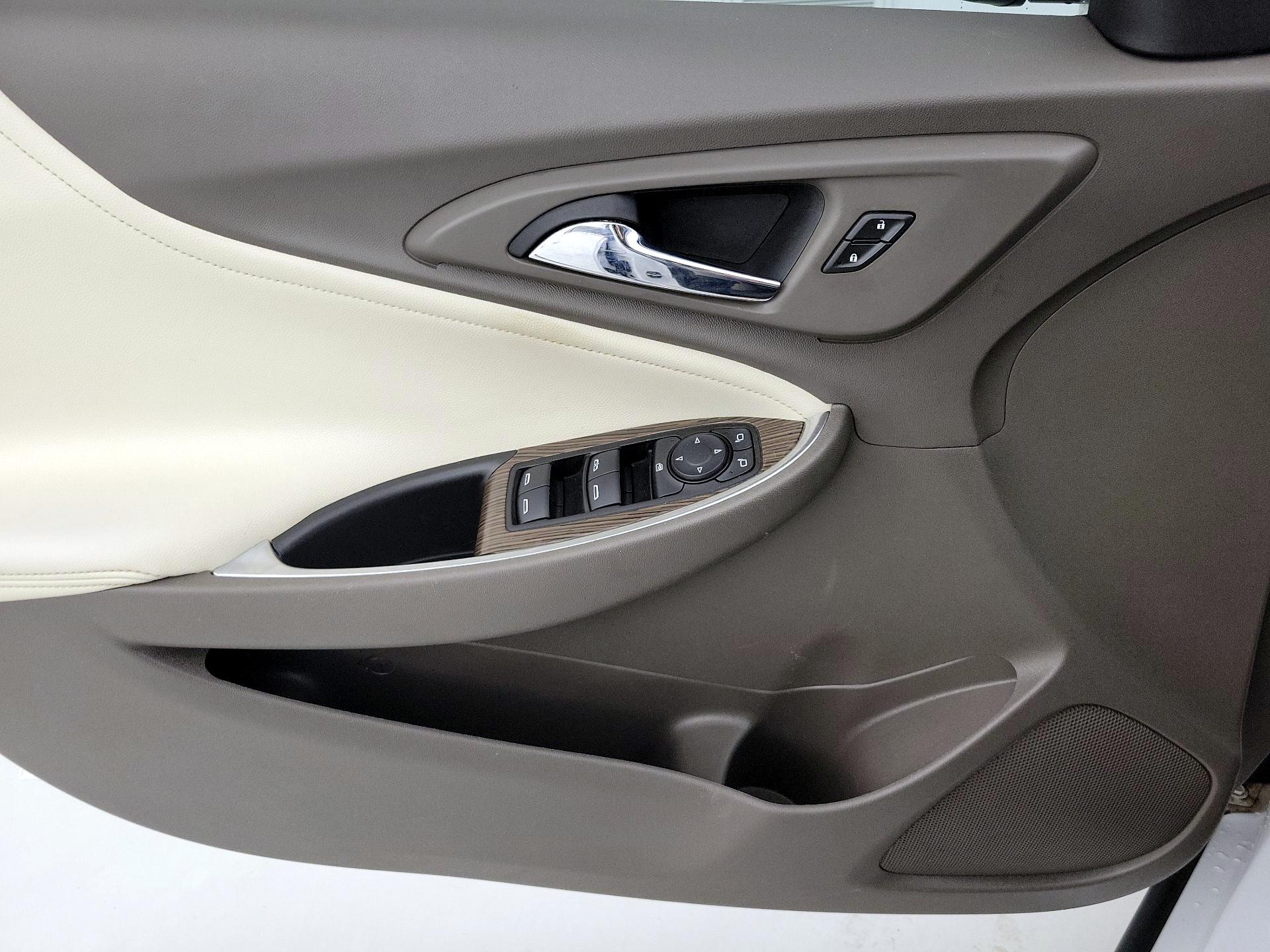 Thumbnail: 2021 Chevrolet Malibu - 12