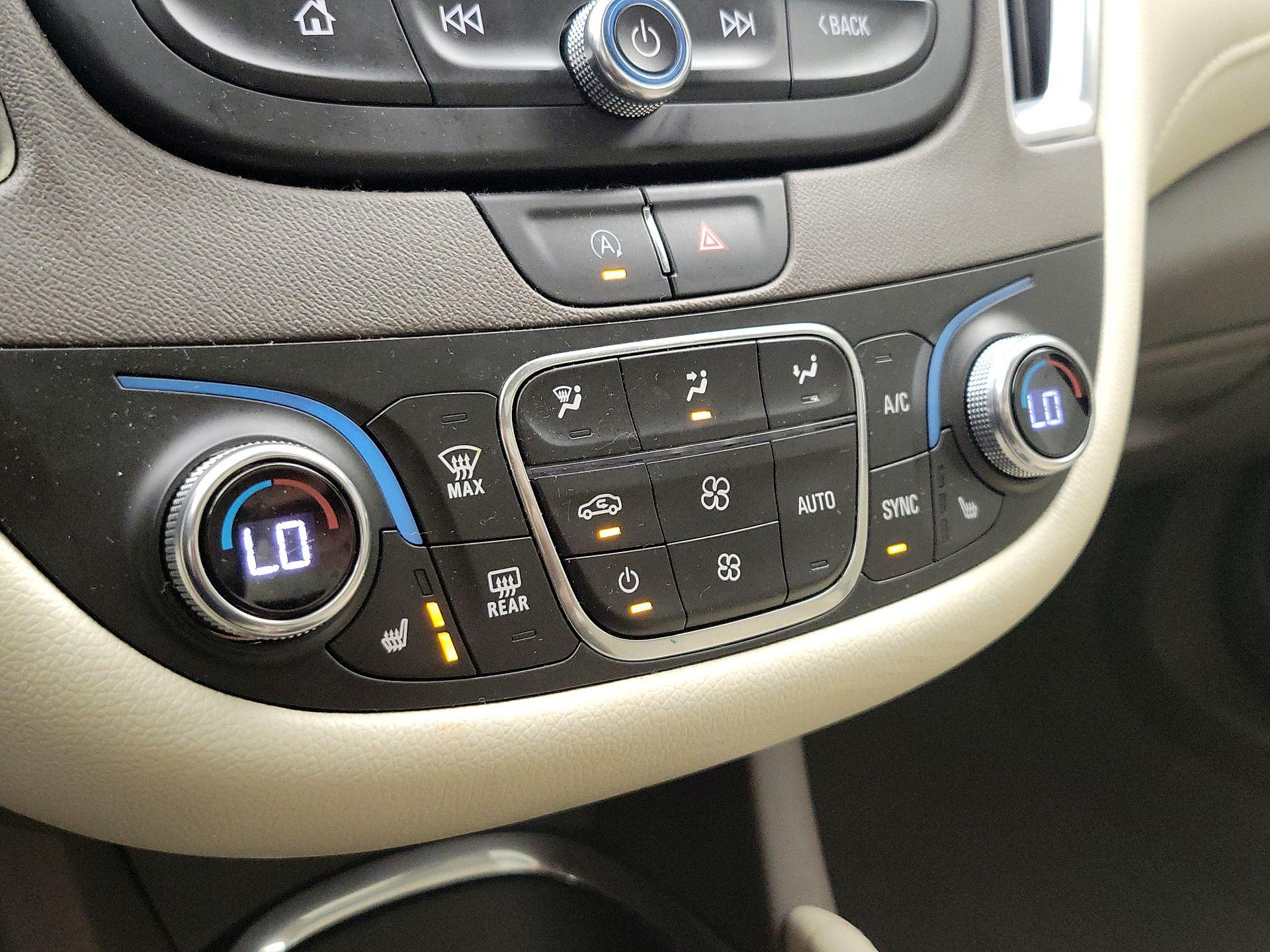 Thumbnail: 2021 Chevrolet Malibu - 16