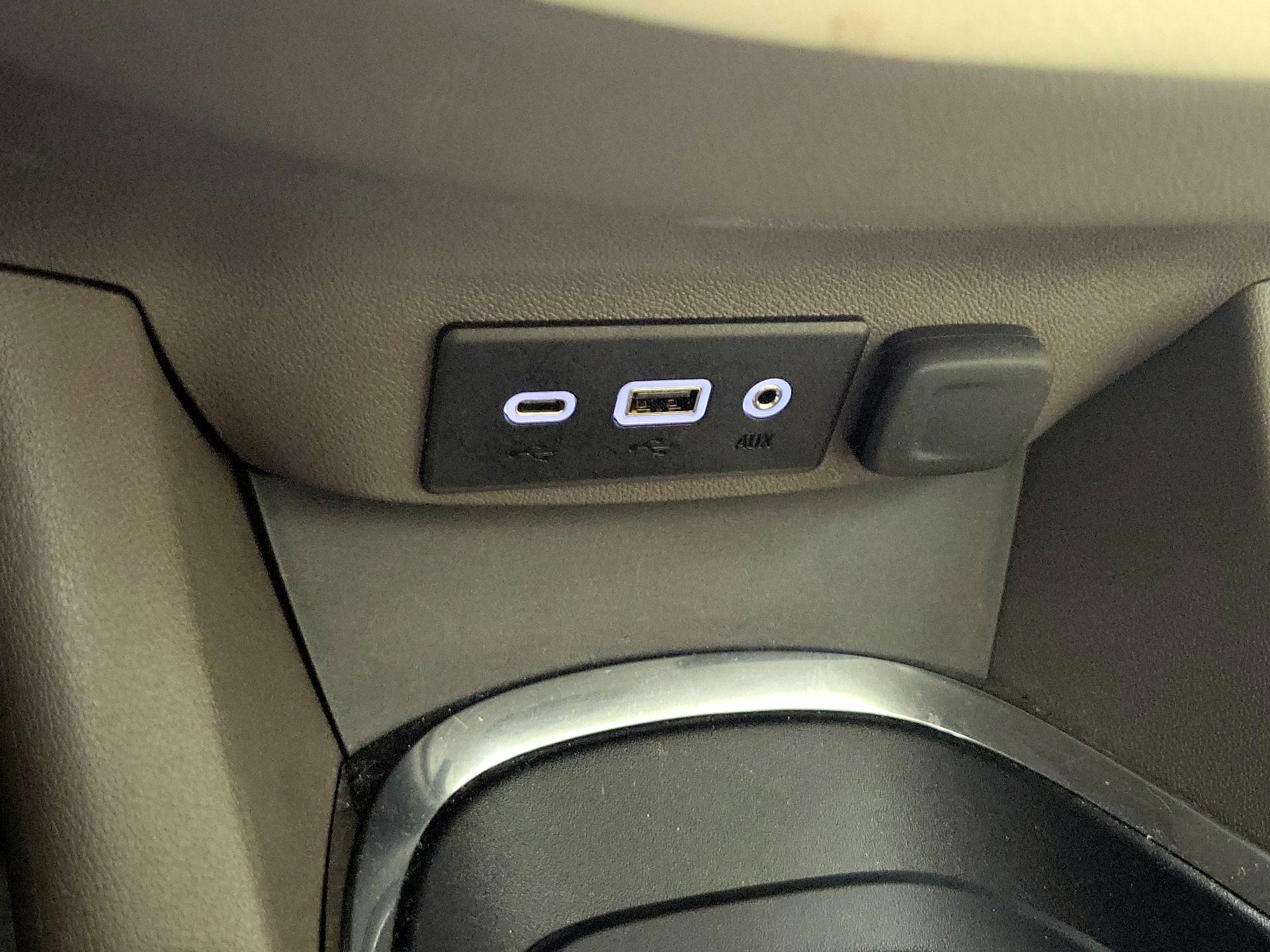 Thumbnail: 2021 Chevrolet Malibu - 18