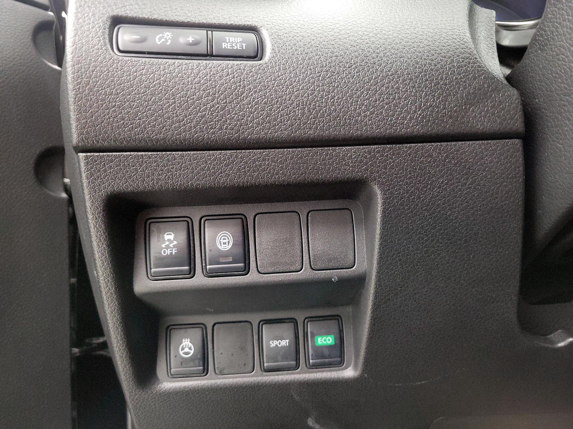 Thumbnail: 2022 Nissan Rogue Sport - 13