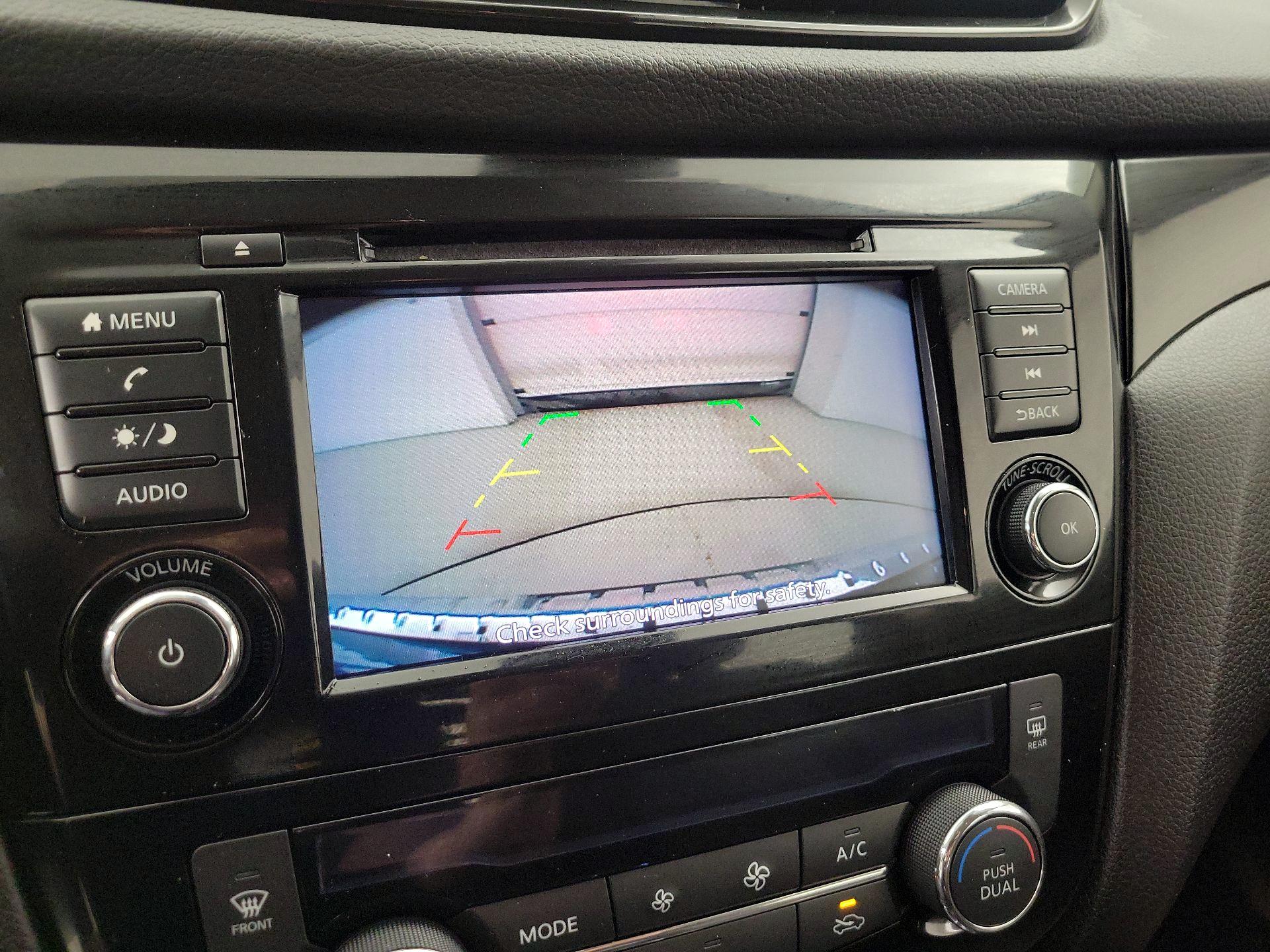 Thumbnail: 2022 Nissan Rogue Sport - 14