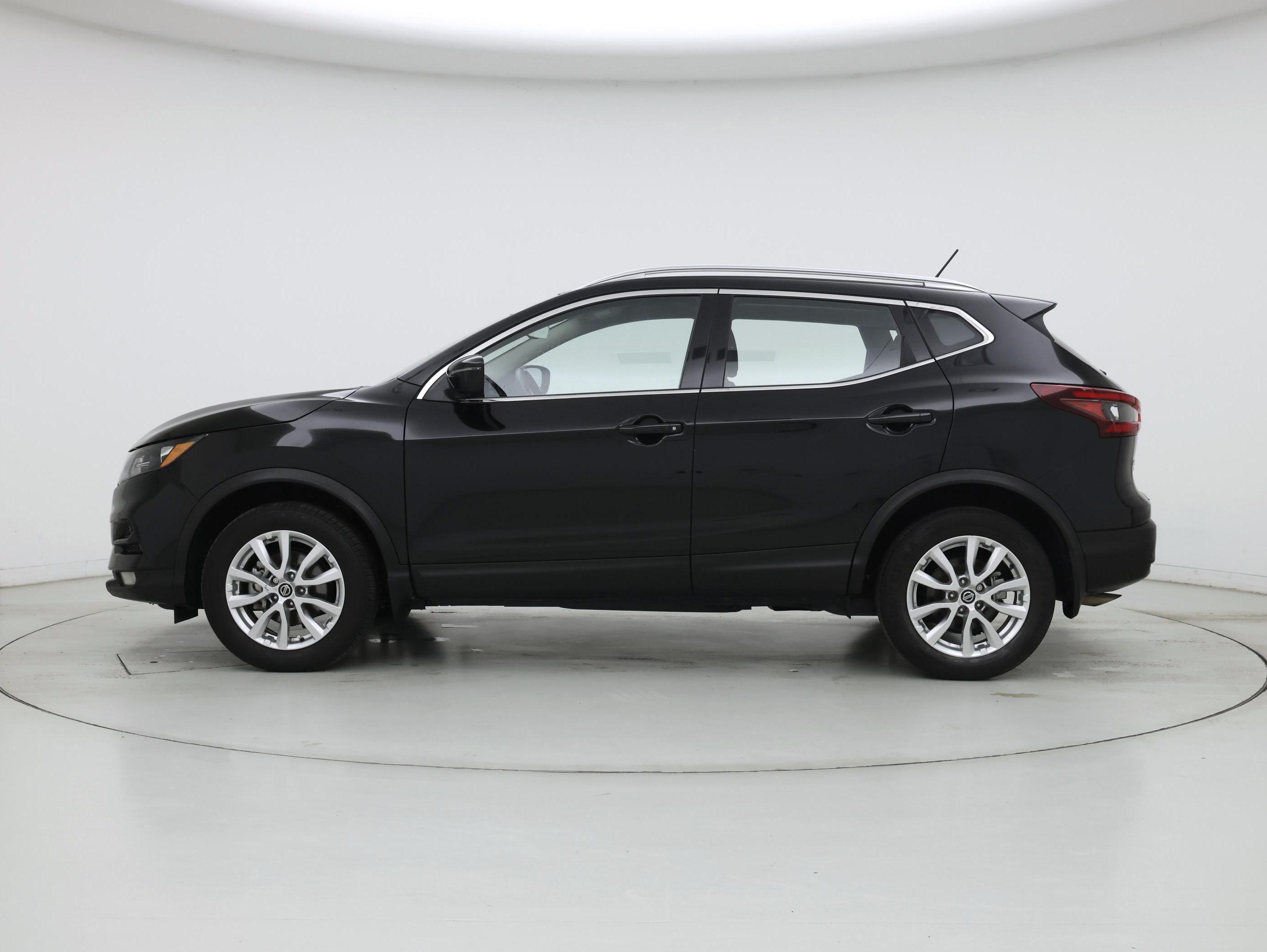 Thumbnail: 2022 Nissan Rogue Sport - 3