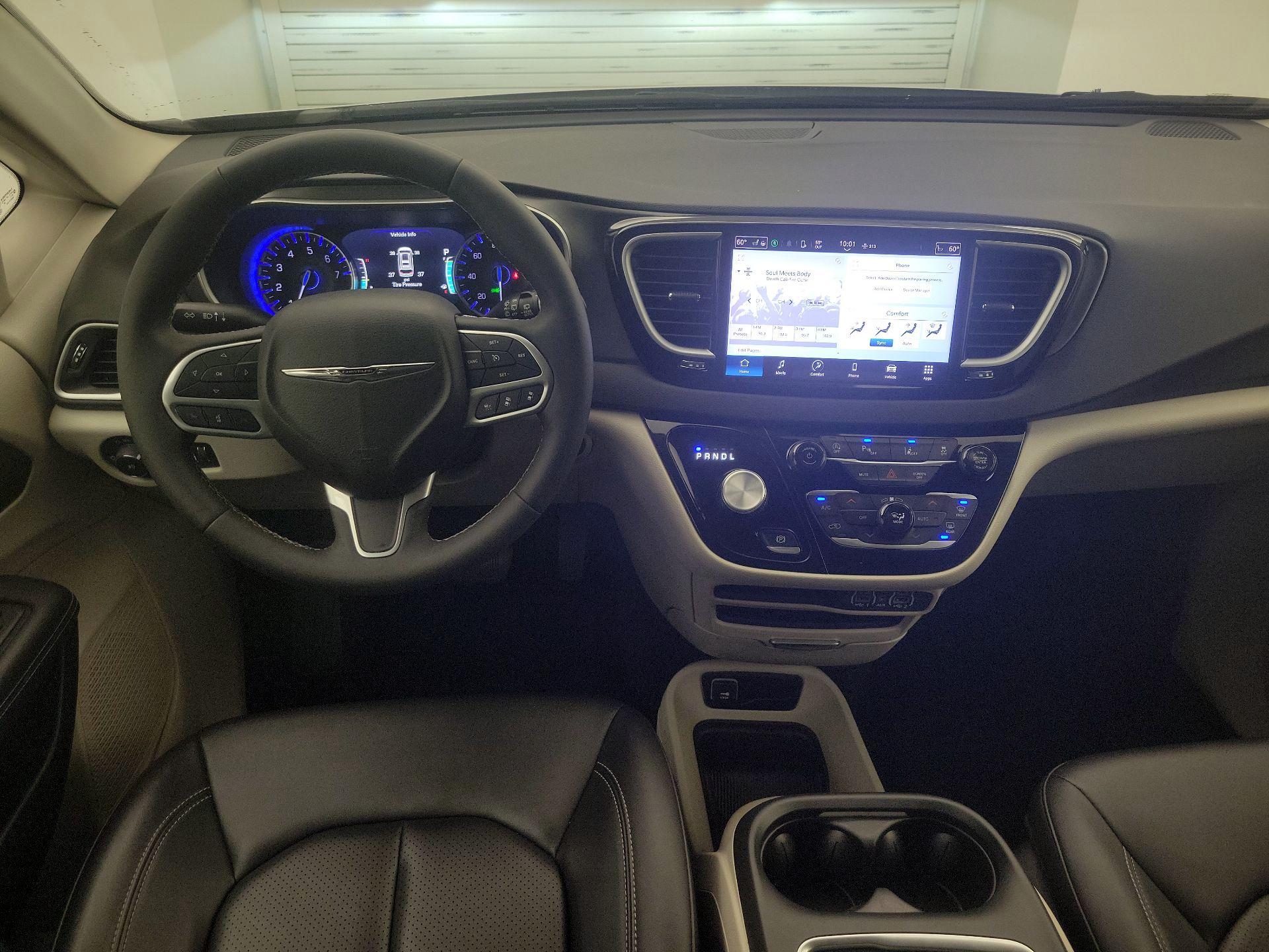 Thumbnail: 2024 Chrysler Pacifica - 9