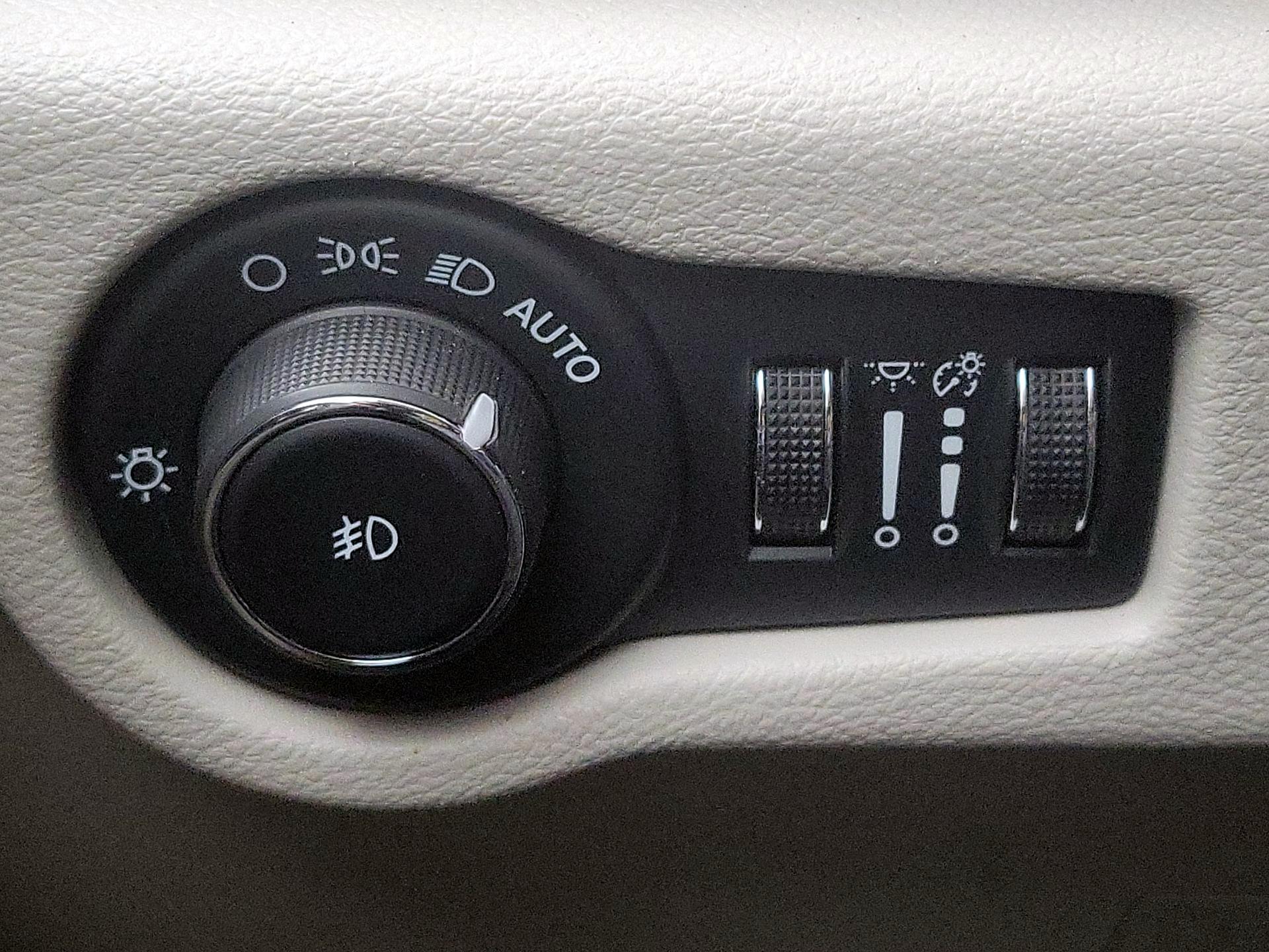 Thumbnail: 2024 Chrysler Pacifica - 13