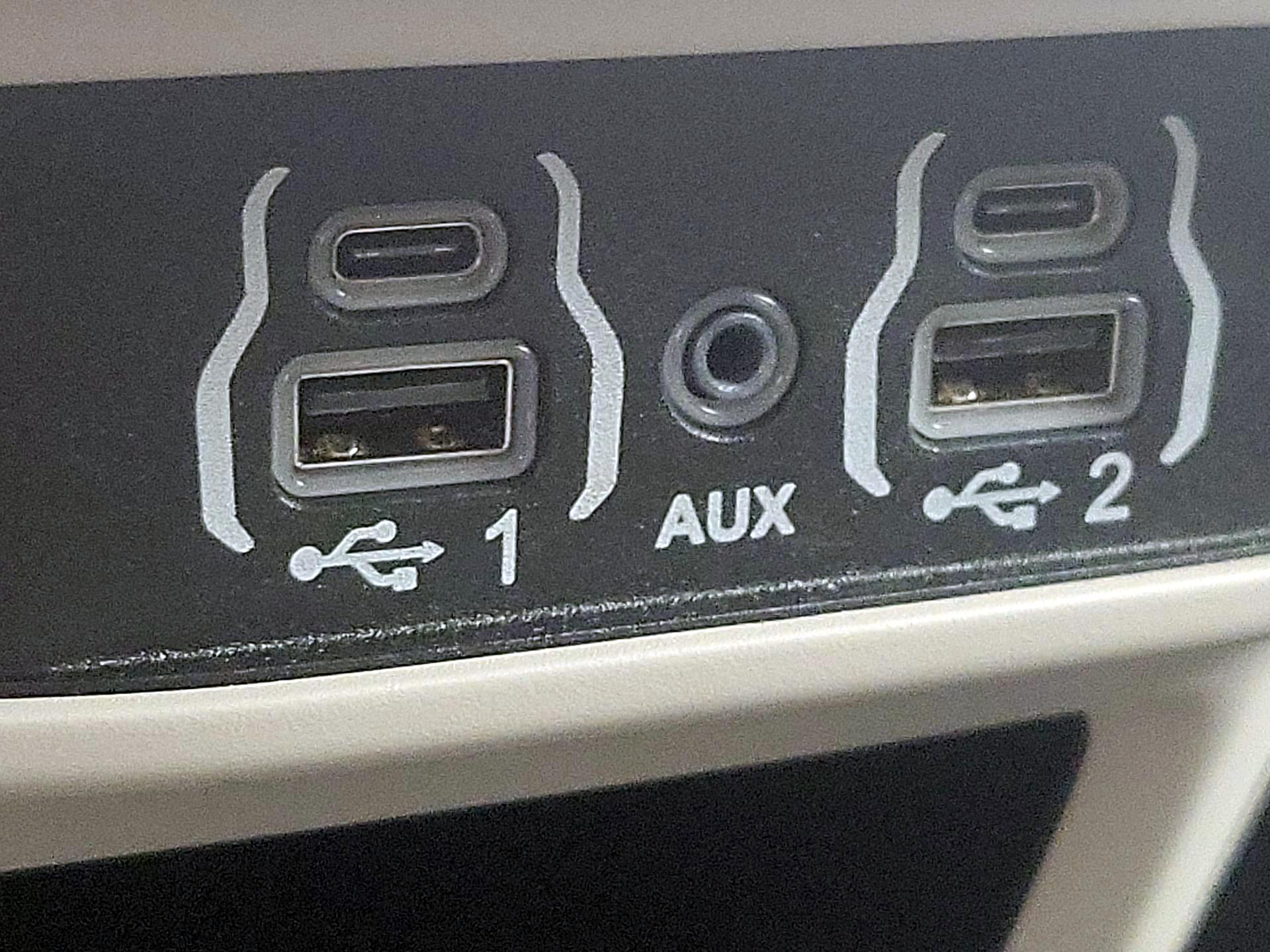 Thumbnail: 2024 Chrysler Pacifica - 18