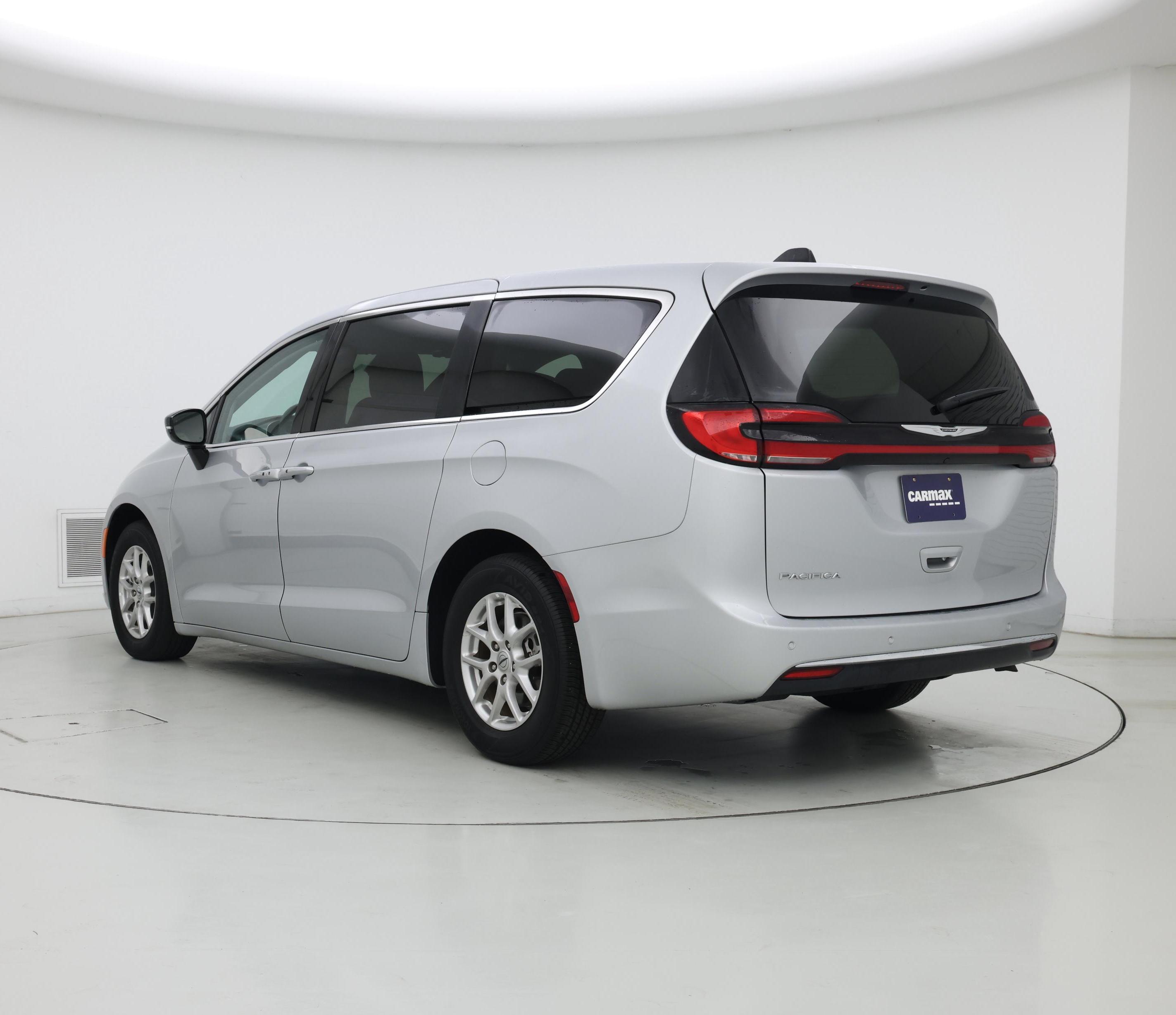 Thumbnail: 2024 Chrysler Pacifica - 2