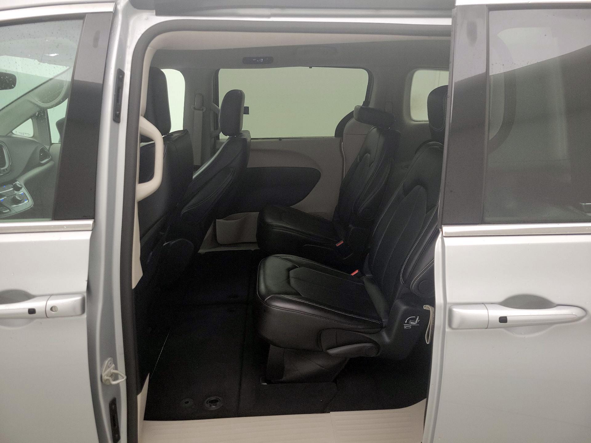 Thumbnail: 2024 Chrysler Pacifica - 19