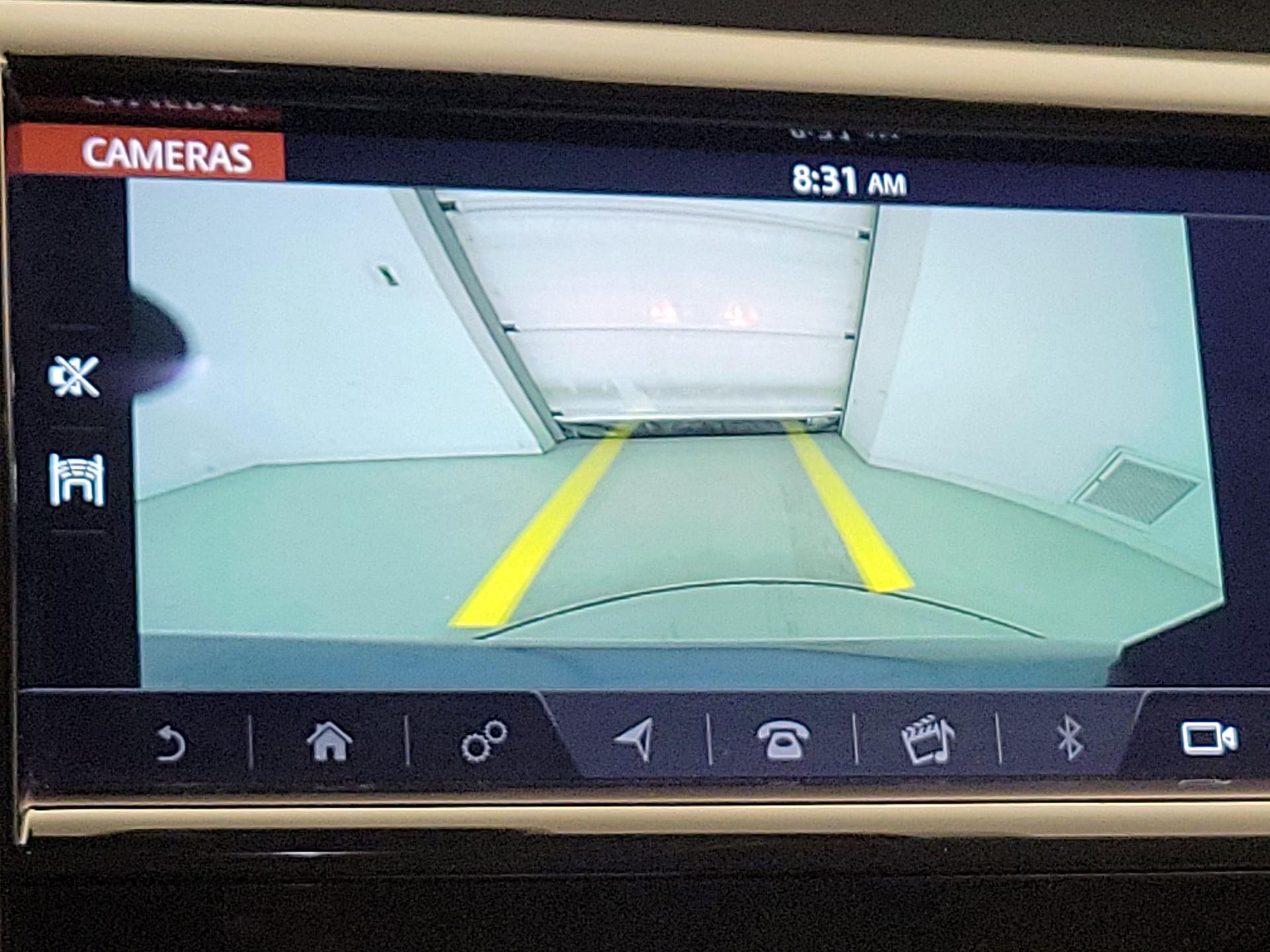 Thumbnail: 2020 Land Rover Discovery Sport - 15