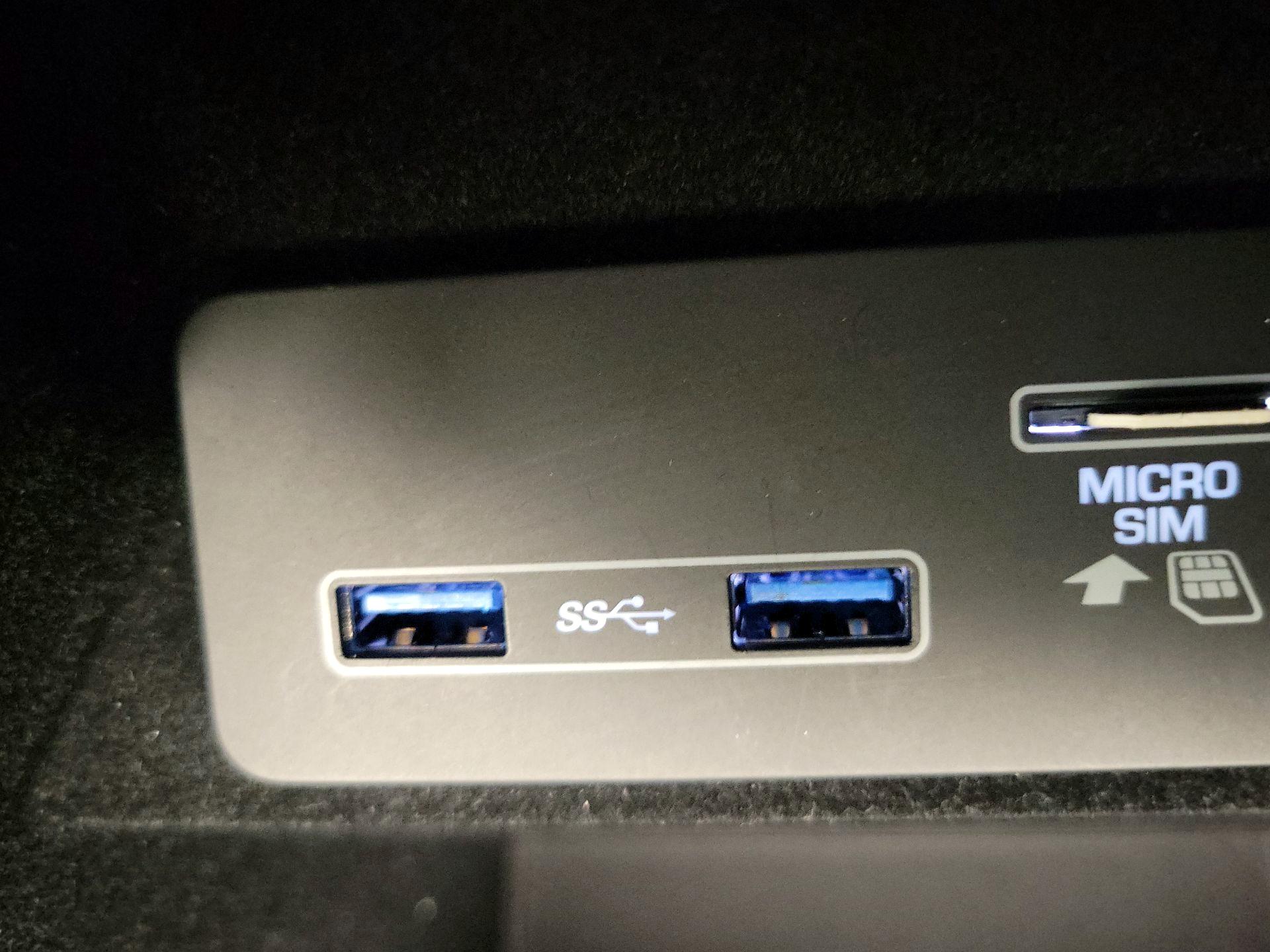 Thumbnail: 2020 Land Rover Discovery Sport - 19