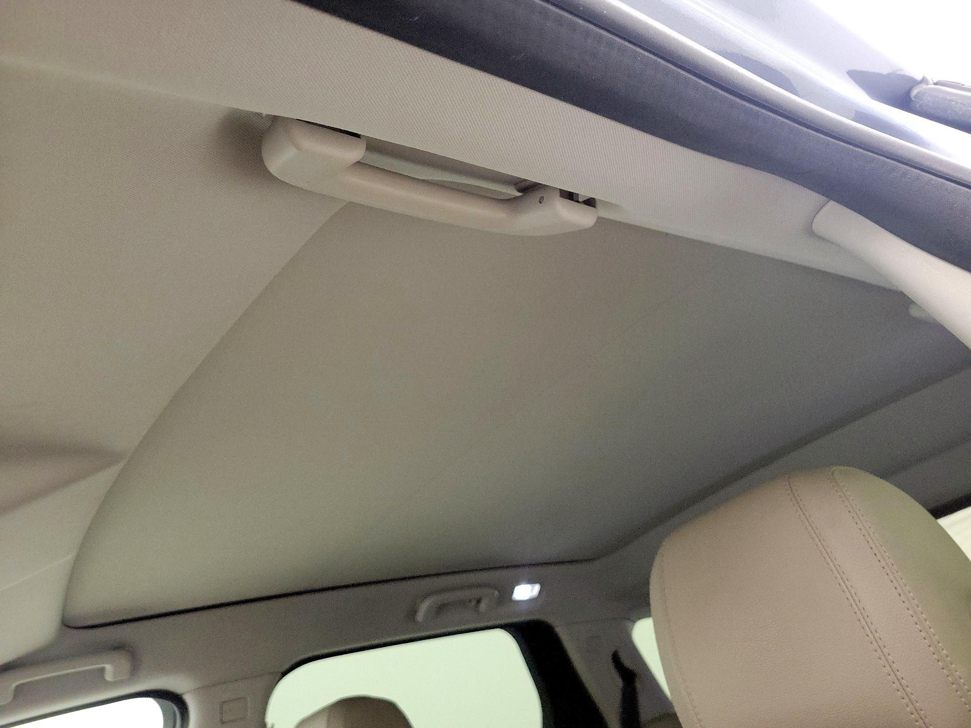 Thumbnail: 2020 Land Rover Discovery Sport - 20