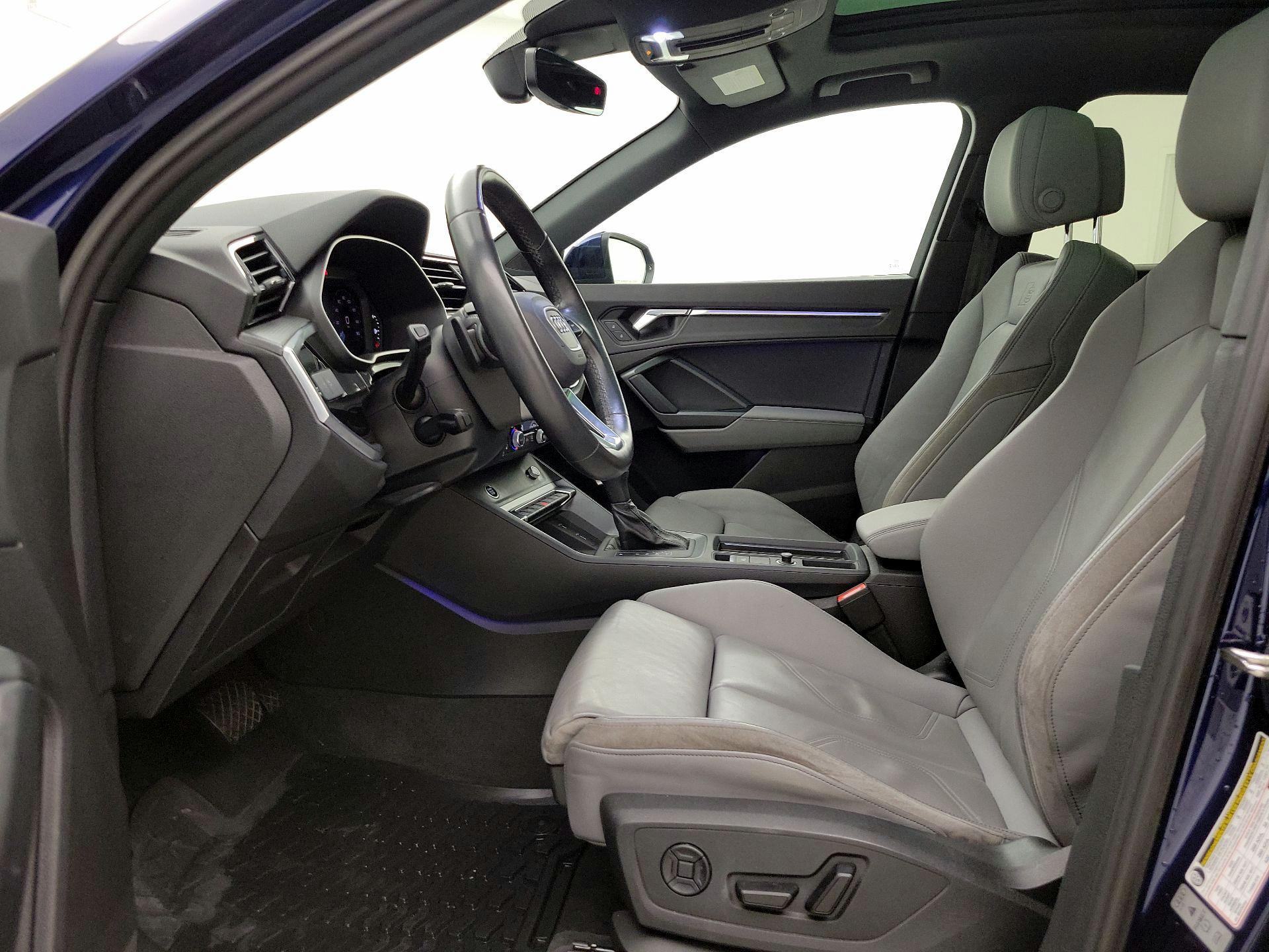 Thumbnail: 2021 Audi Q3 - 11