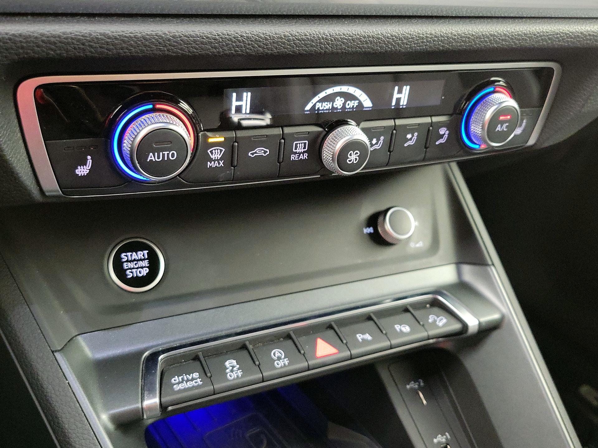 Thumbnail: 2021 Audi Q3 - 16