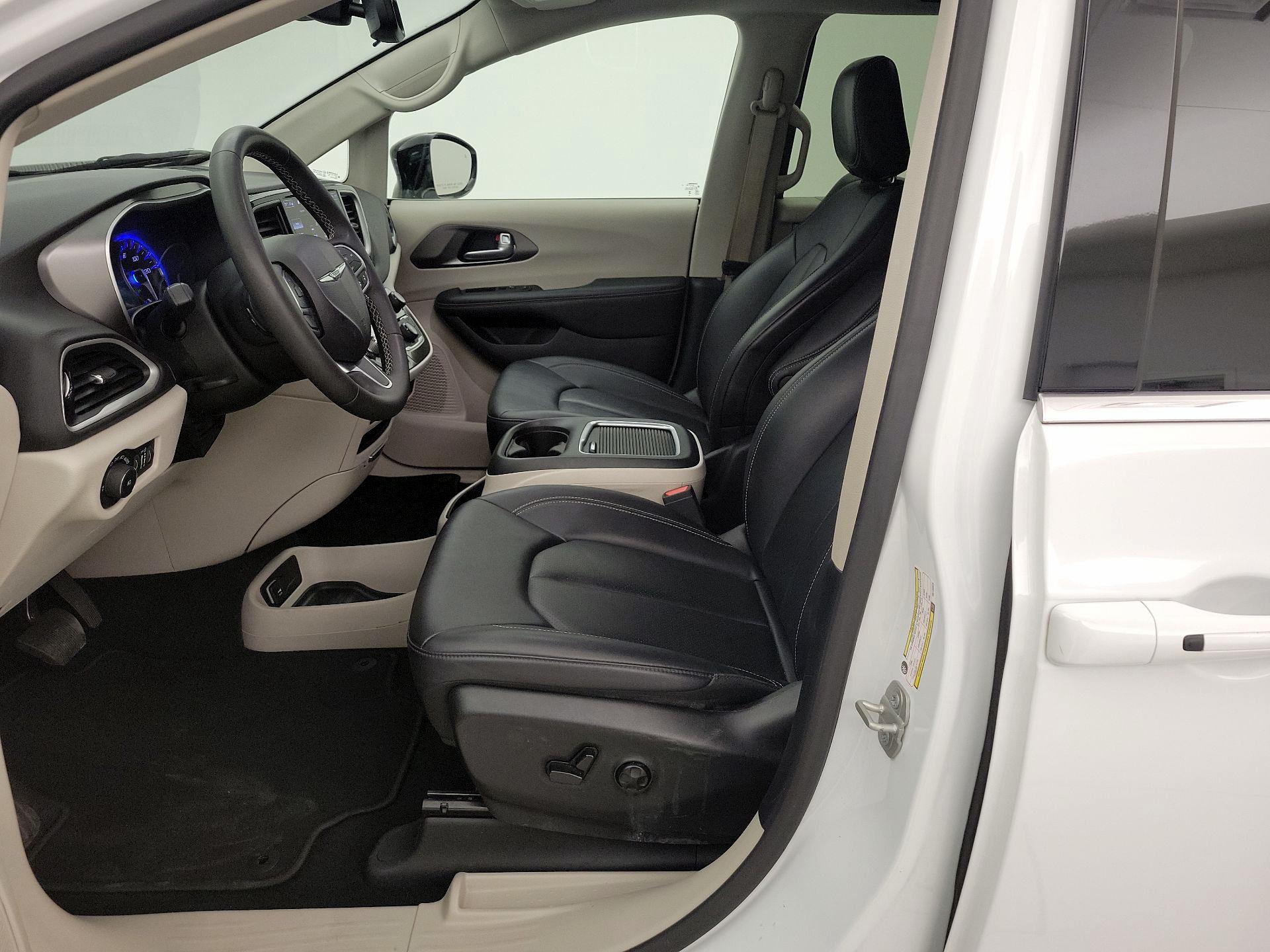 Thumbnail: 2024 Chrysler Pacifica - 11