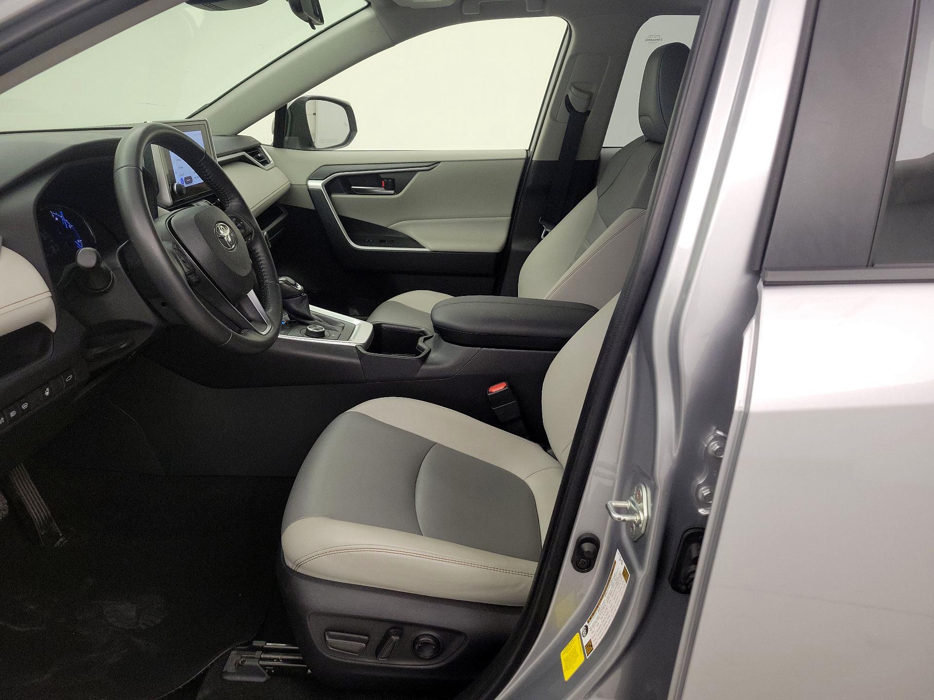 Thumbnail: 2023 Toyota RAV4 - 11