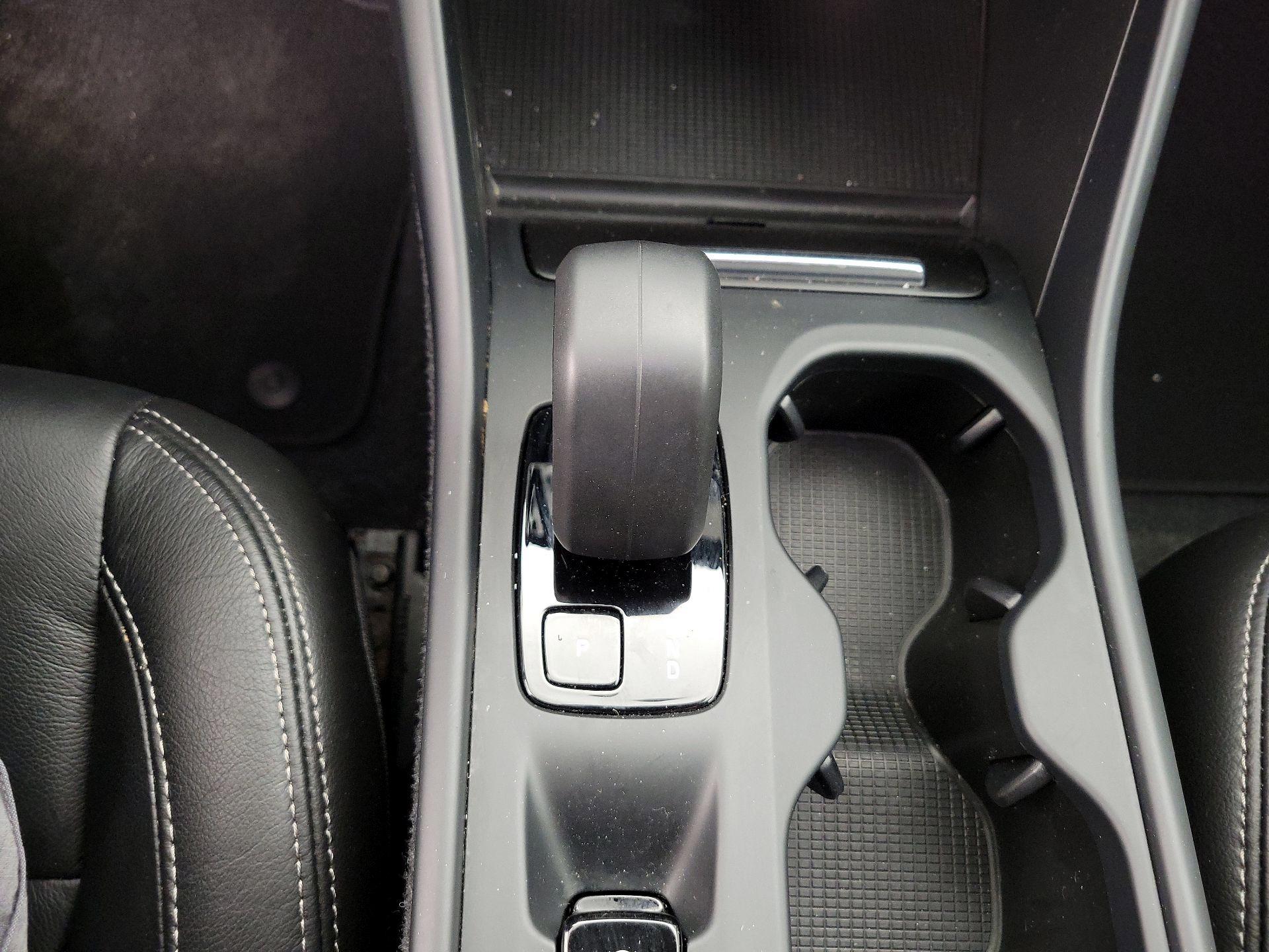 Thumbnail: 2023 Volvo XC40 - 18