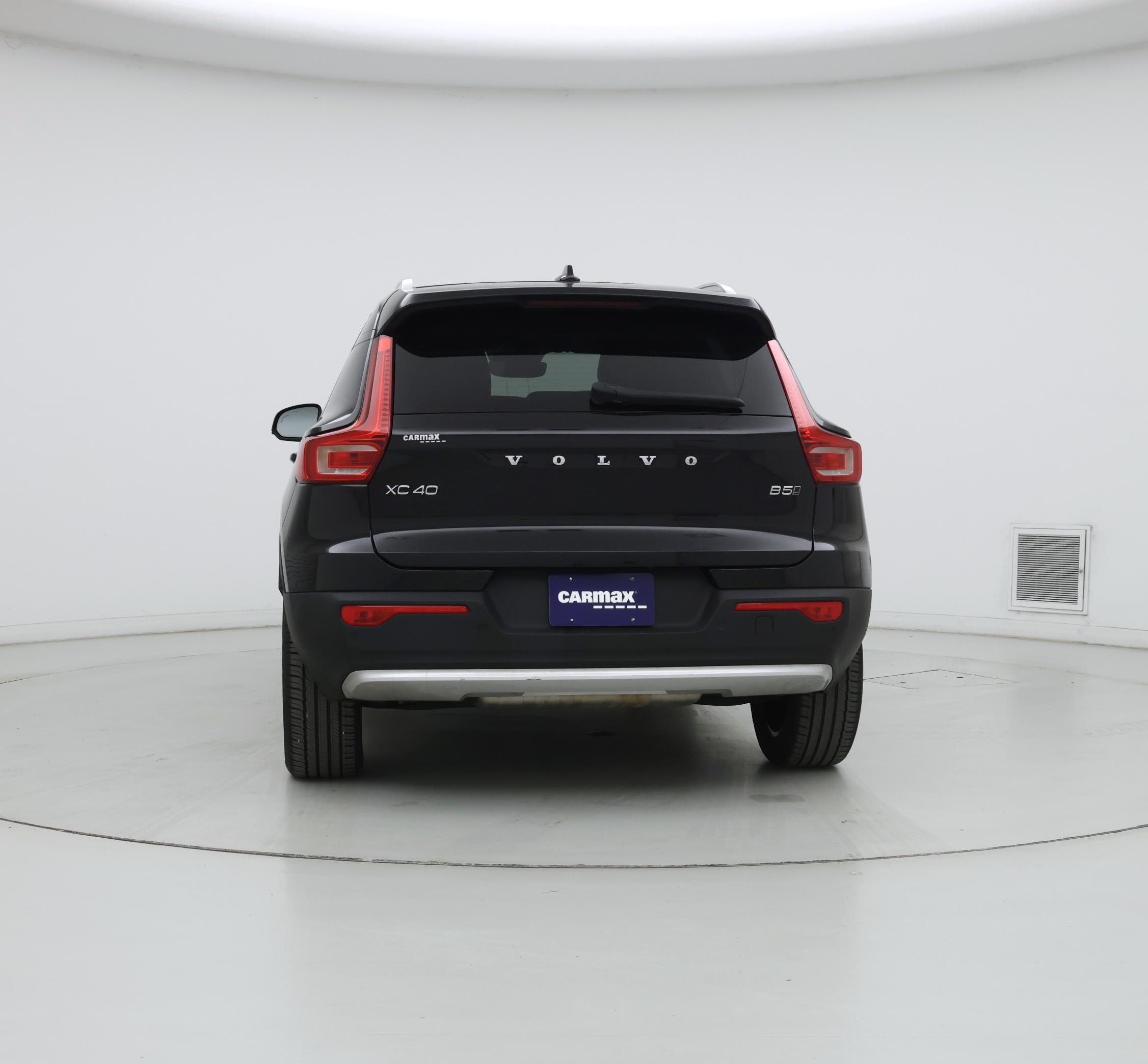 Thumbnail: 2023 Volvo XC40 - 6