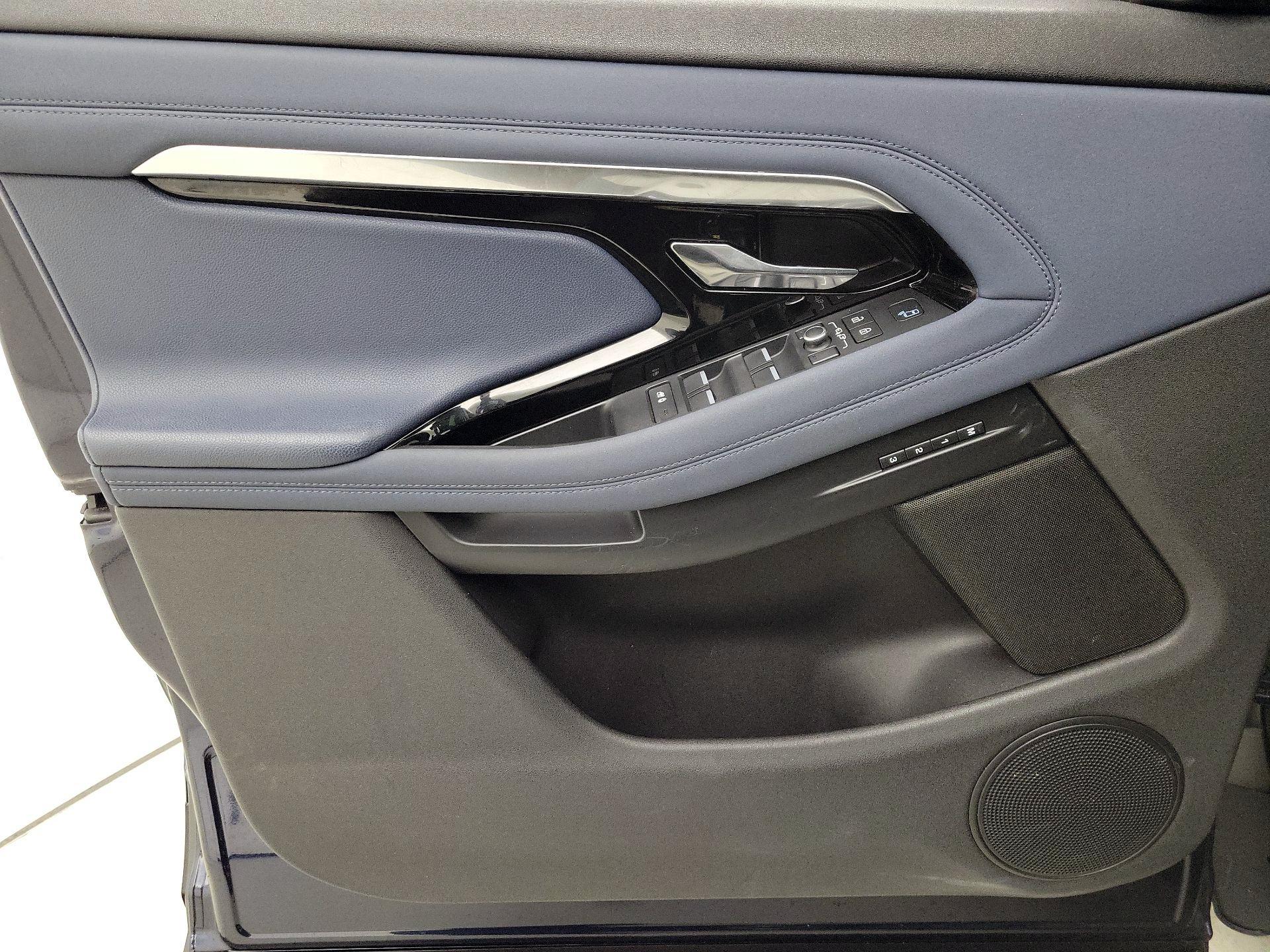 Thumbnail: 2021 Land Rover Range Rover Evoque - 12