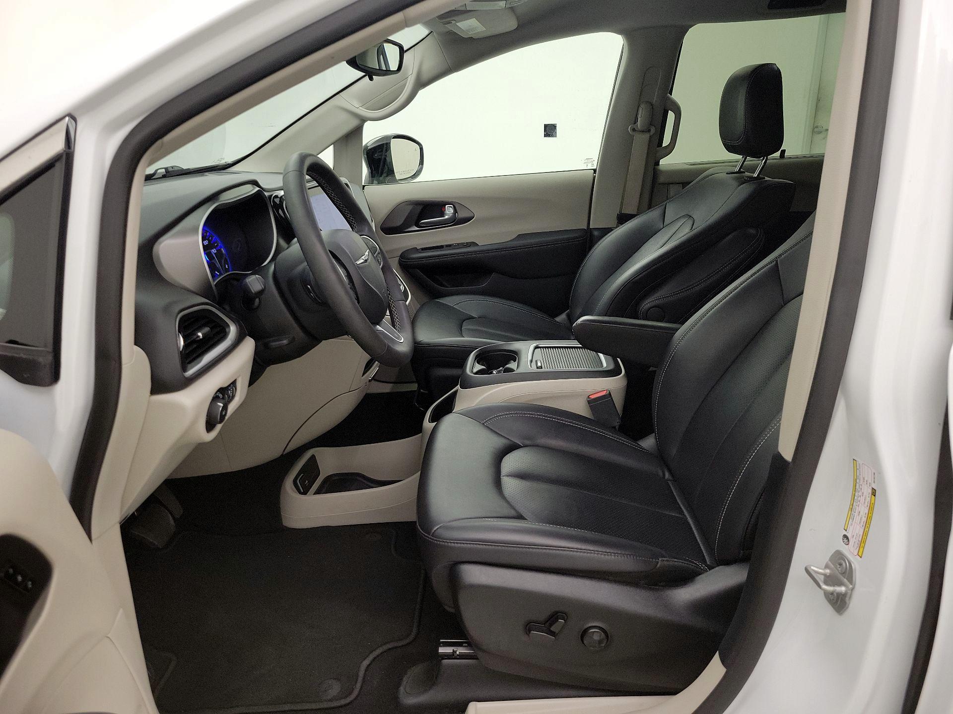 Thumbnail: 2024 Chrysler Pacifica - 11