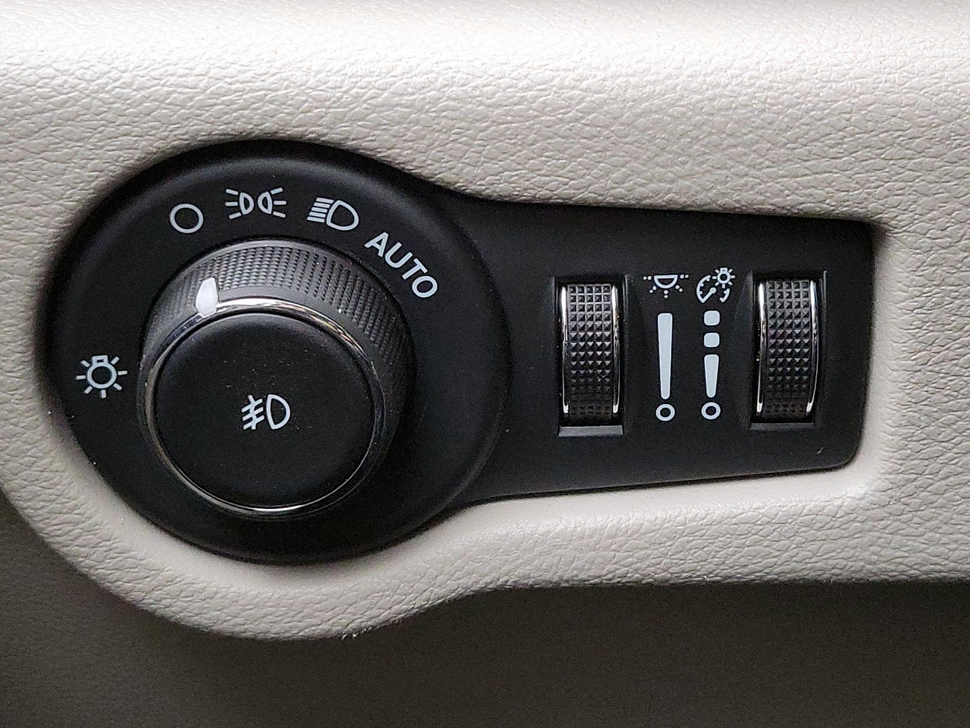 Thumbnail: 2024 Chrysler Pacifica - 13