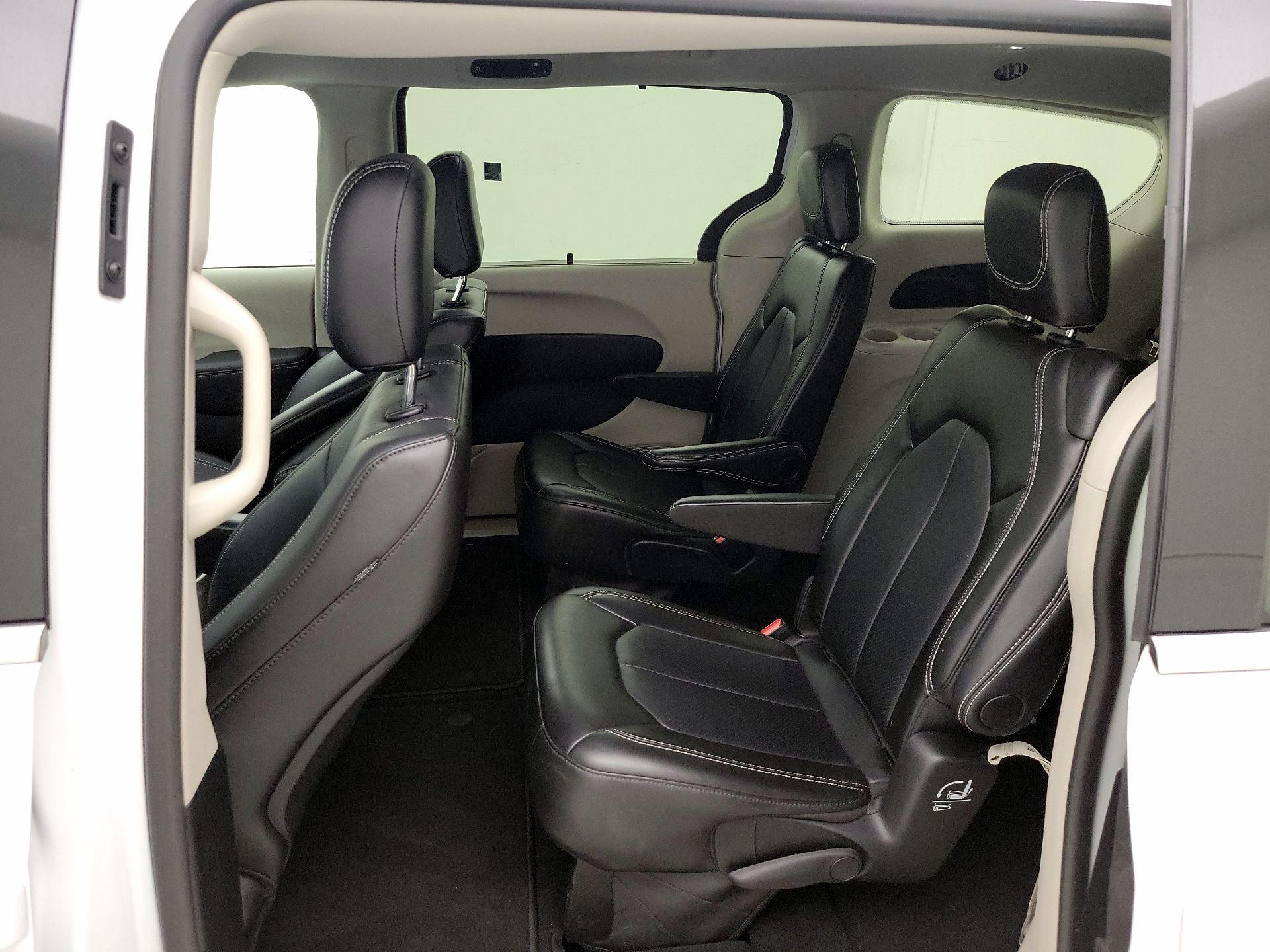 Thumbnail: 2024 Chrysler Pacifica - 19