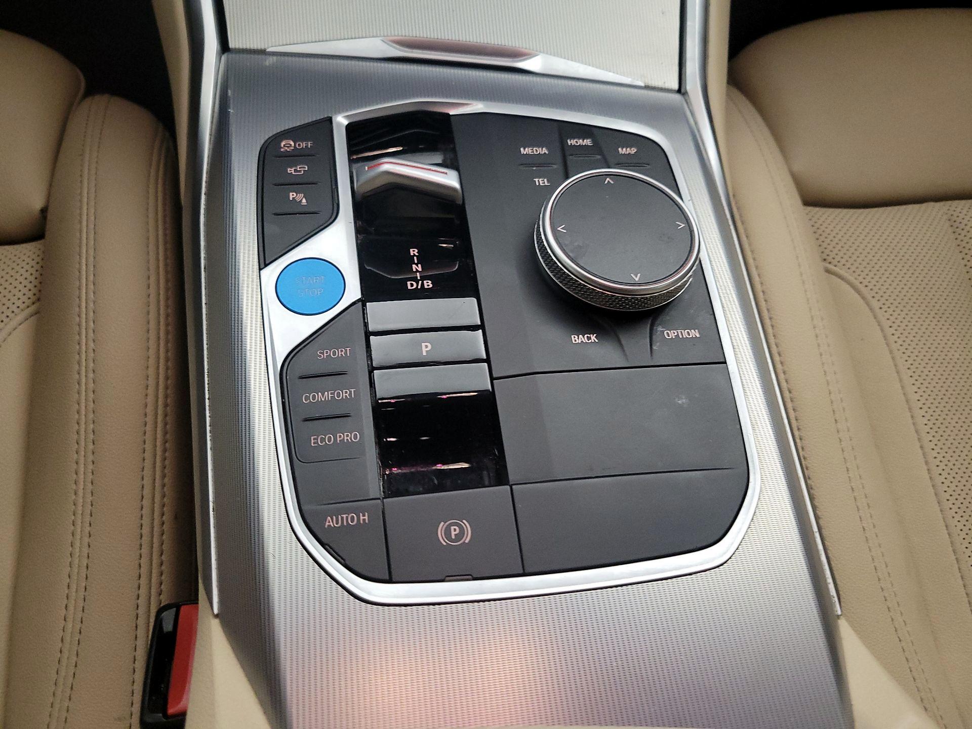 Thumbnail: 2023 BMW i4 - 18