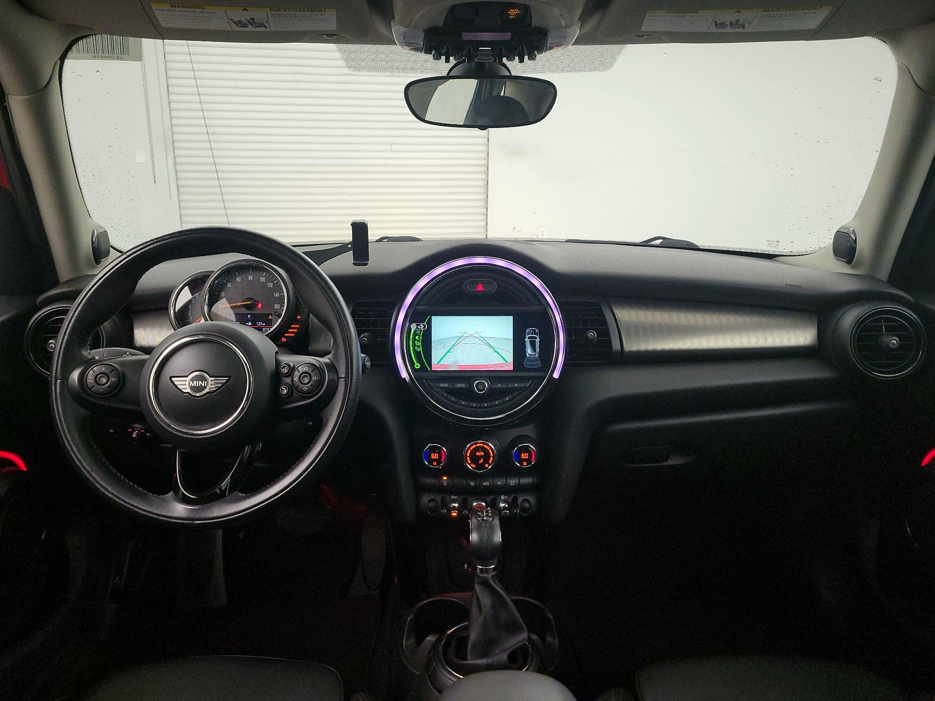 Thumbnail: 2017 MINI Cooper Hardtop - 9